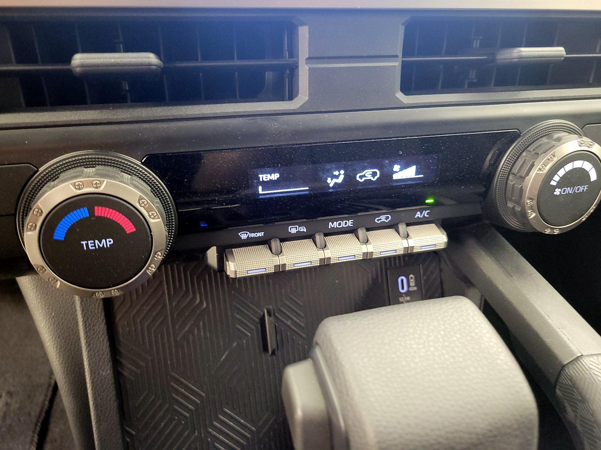 Thumbnail: 2025 Toyota 4Runner - 14