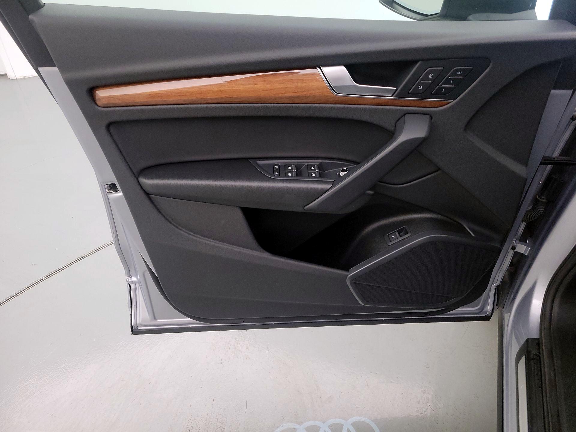 Thumbnail: 2023 Audi Q5 - 12