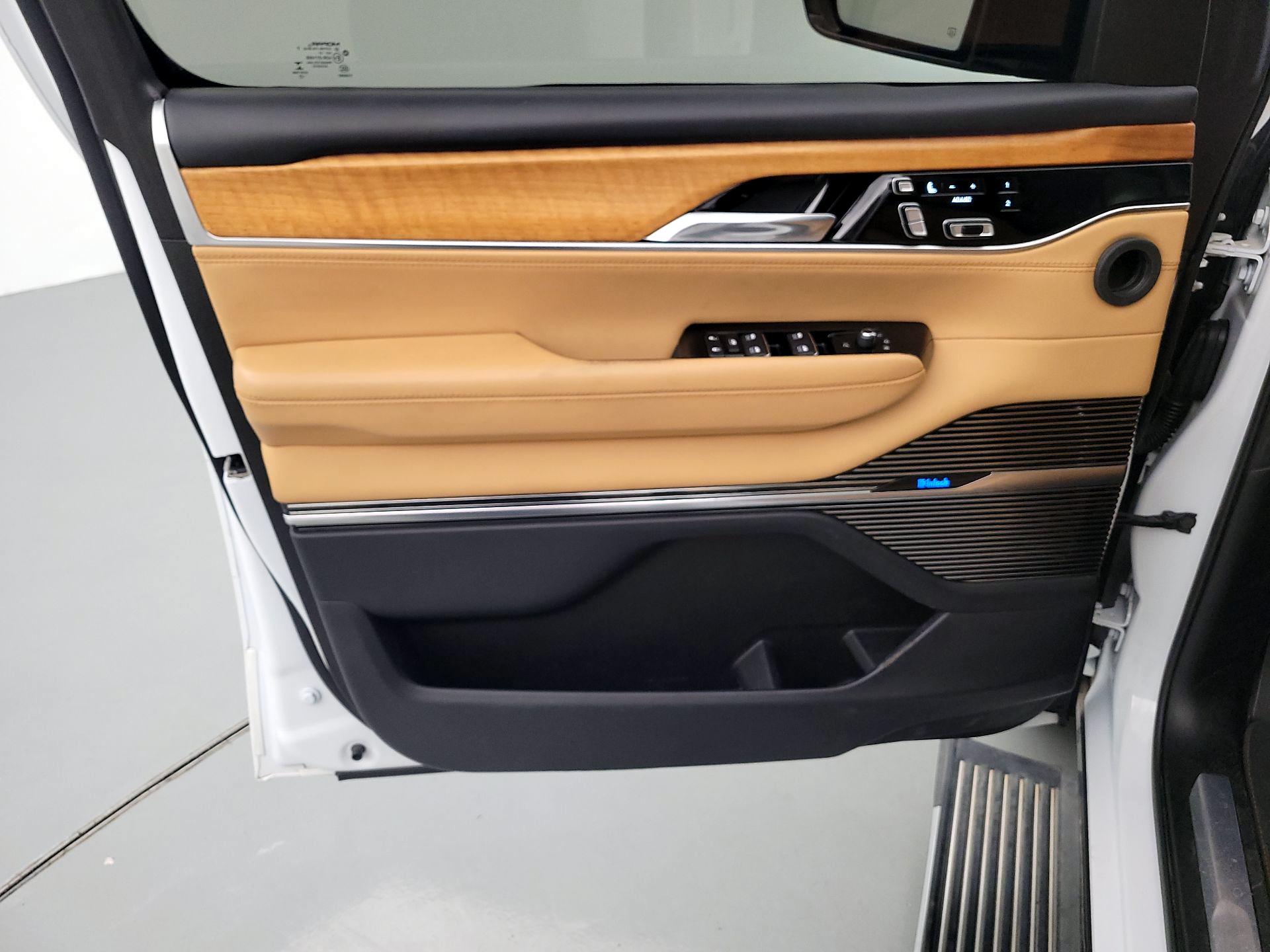 Thumbnail: 2022 Jeep Grand Wagoneer - 12