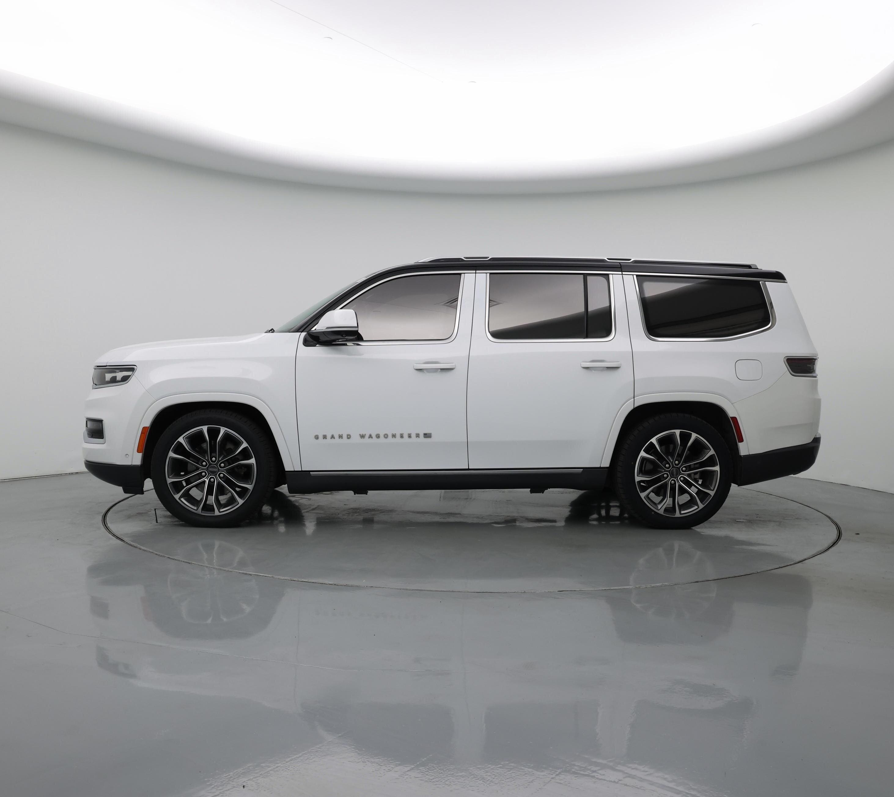 Thumbnail: 2022 Jeep Grand Wagoneer - 3