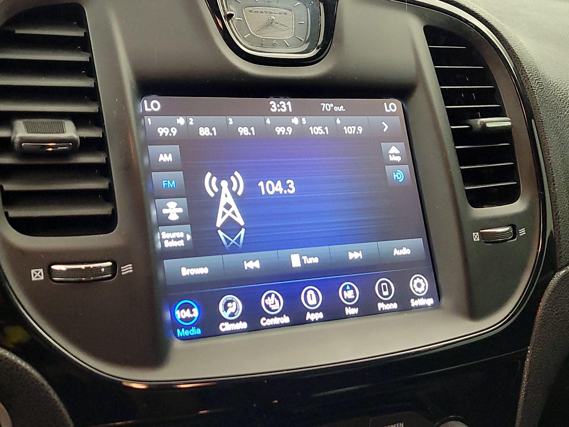 Thumbnail: 2020 Chrysler 300 - 16