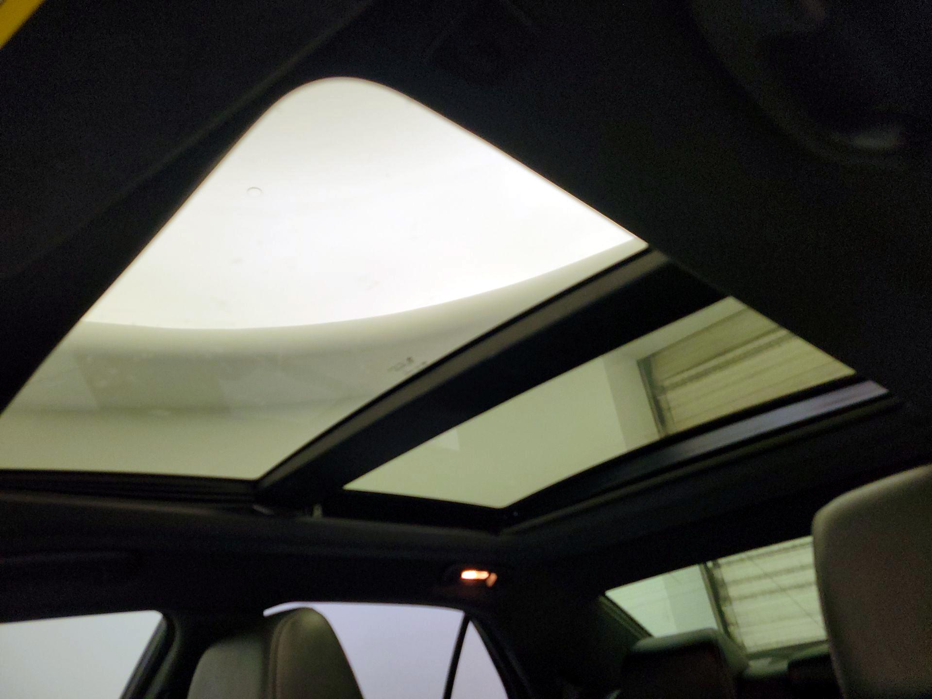 Thumbnail: 2020 Chrysler 300 - 20