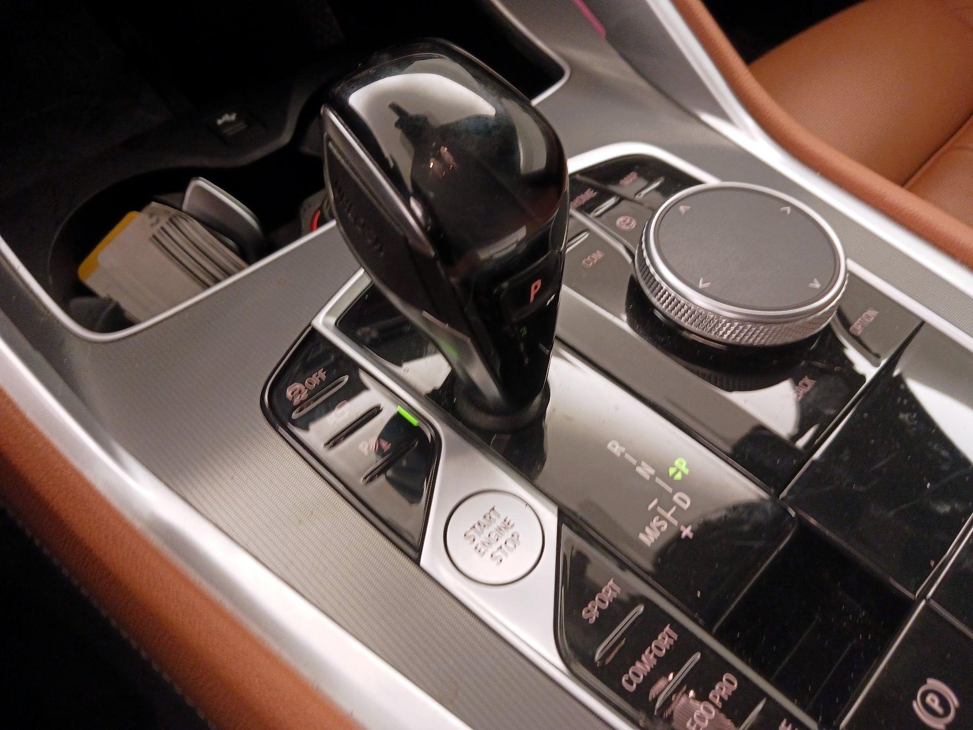 Thumbnail: 2021 BMW X6 - 18