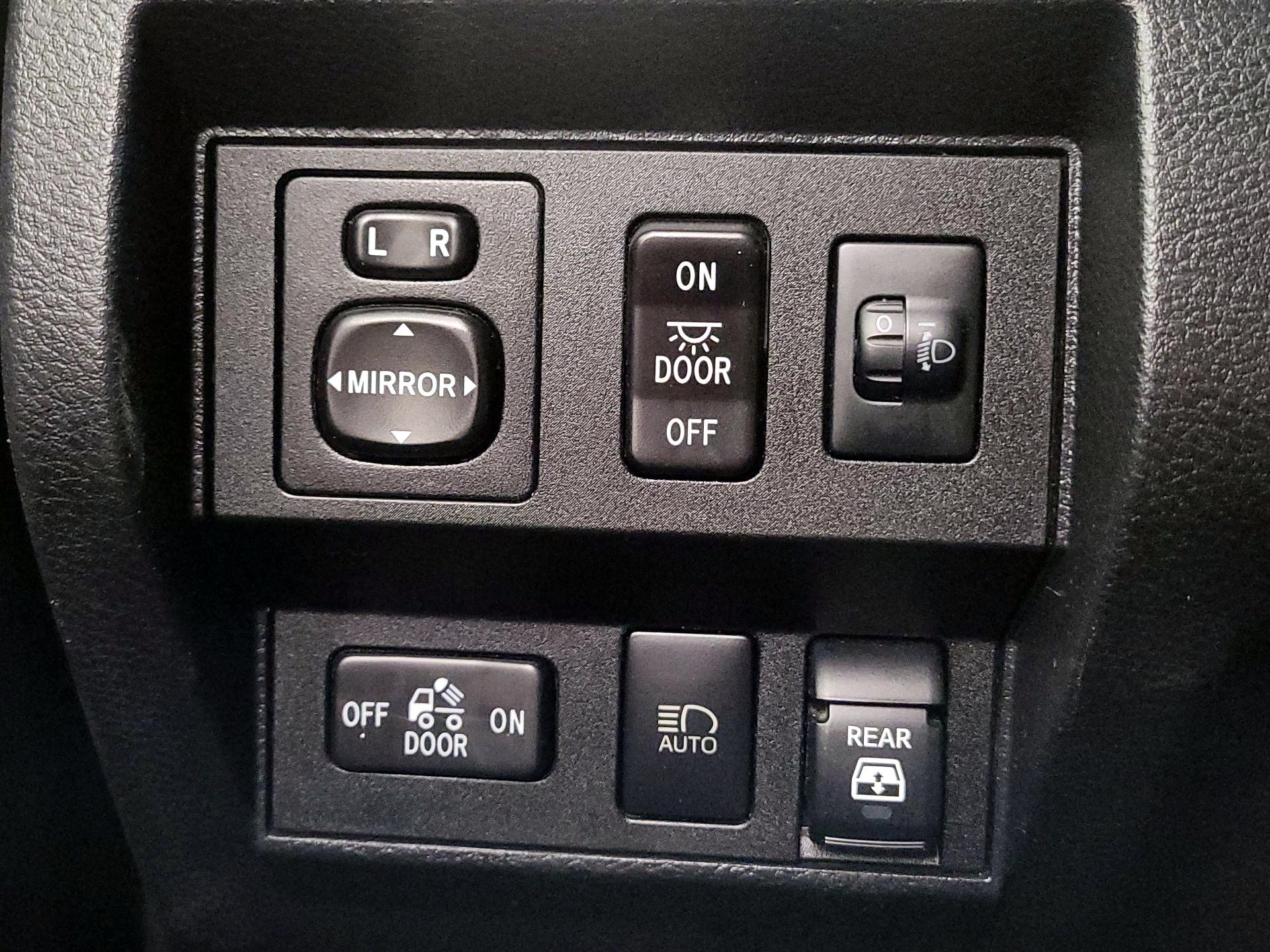 Thumbnail: 2021 Toyota Tundra - 13