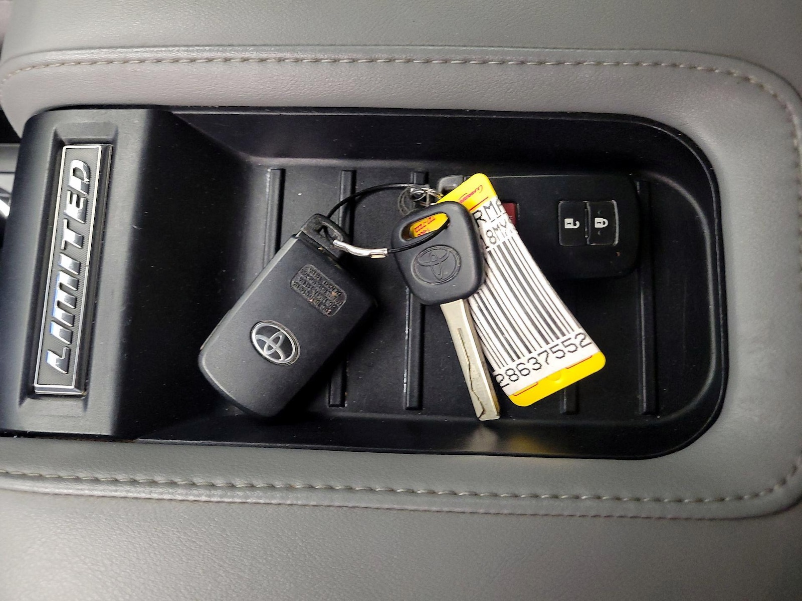 2021 Toyota Tundra Limited - Photo 24