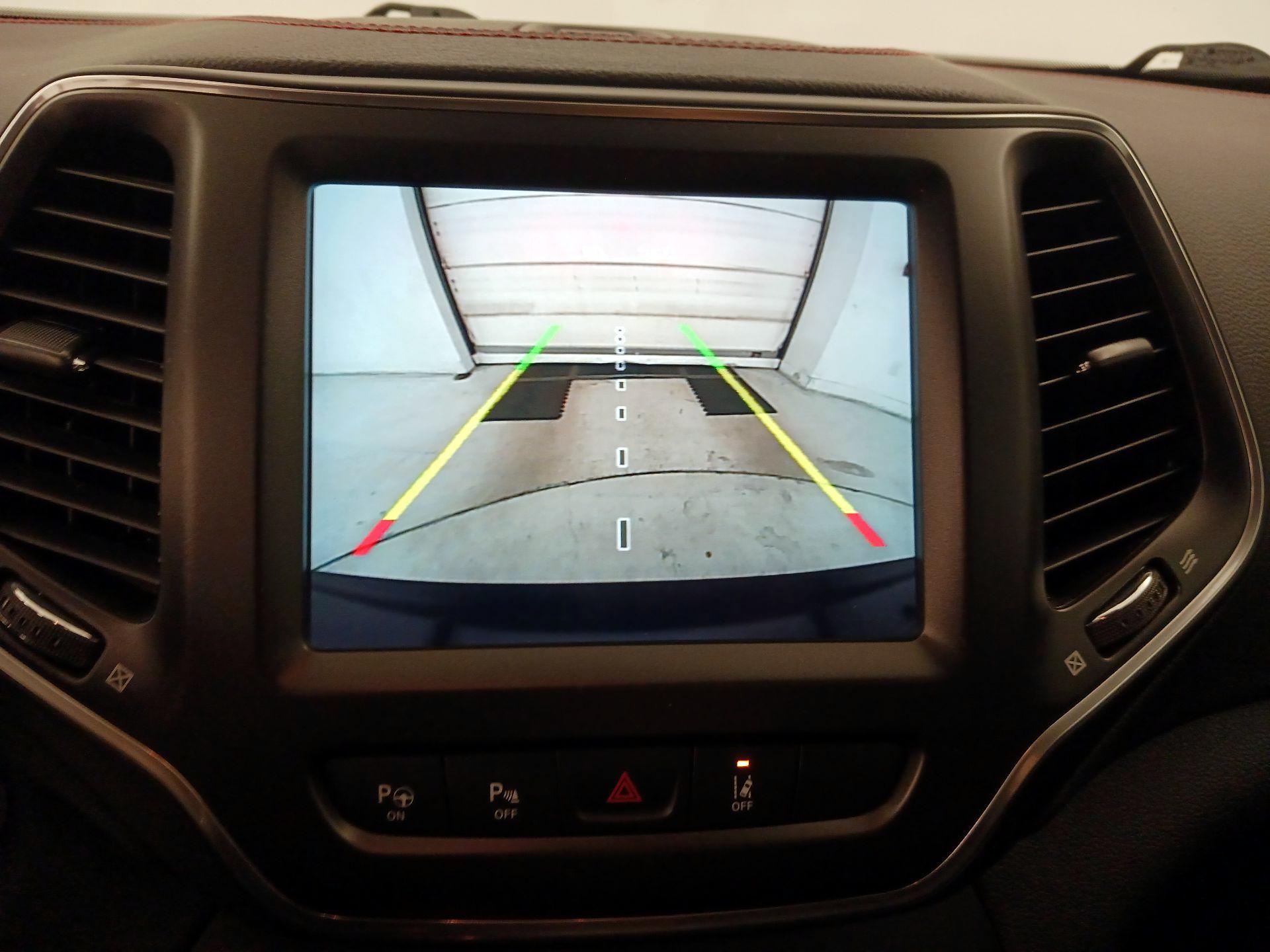 Thumbnail: 2023 Jeep Cherokee - 15