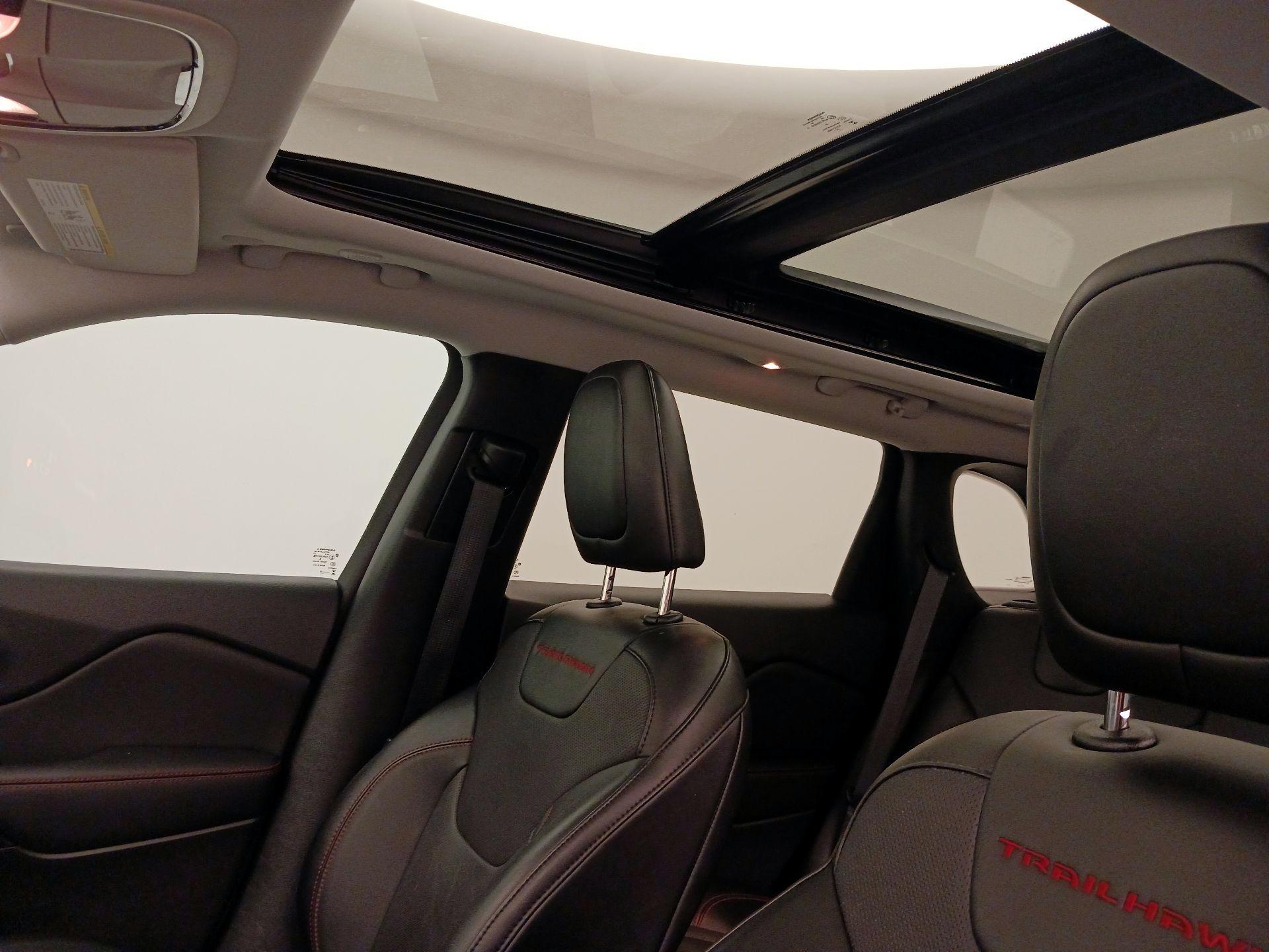 Thumbnail: 2023 Jeep Cherokee - 20