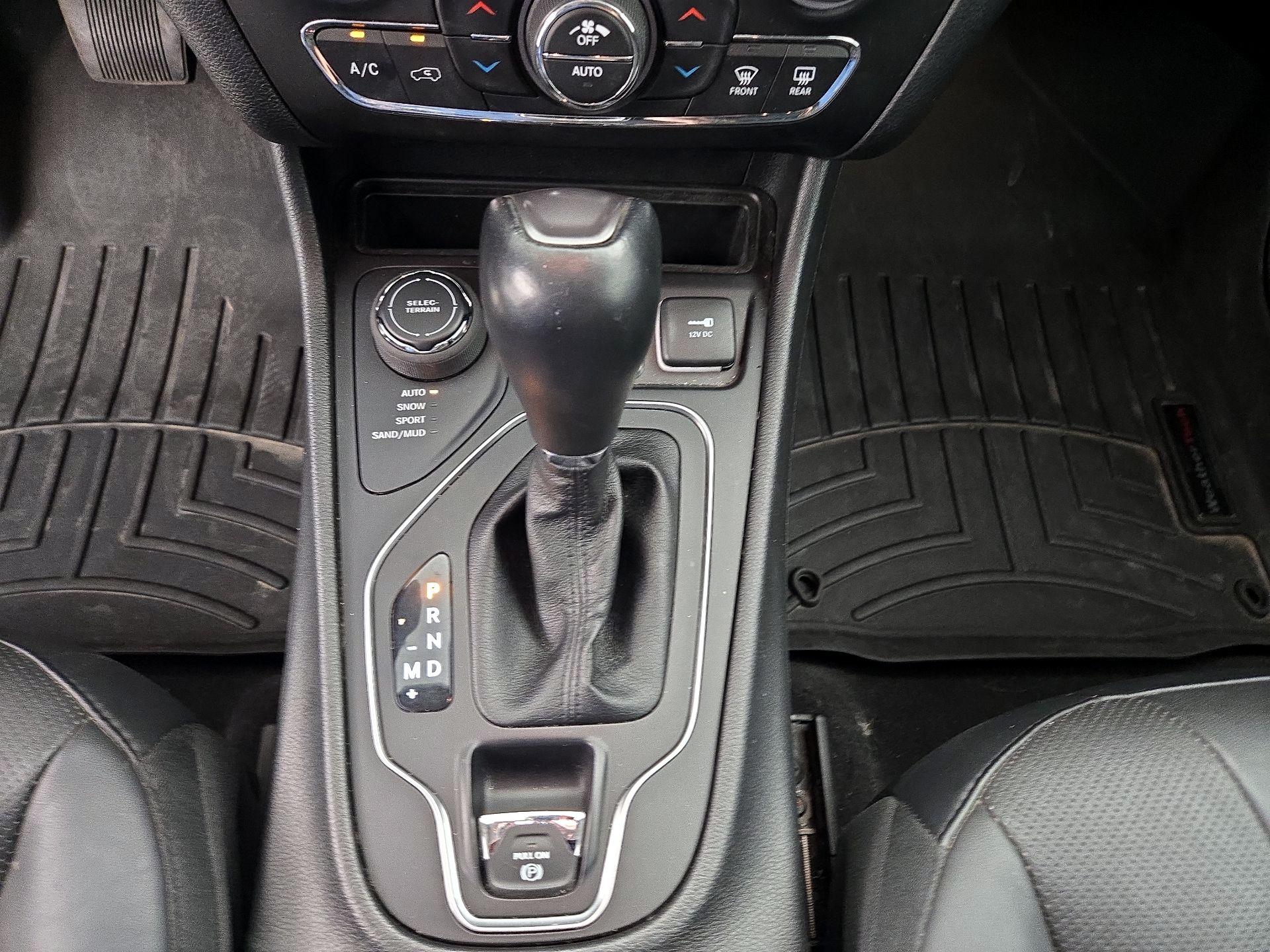 Thumbnail: 2021 Jeep Cherokee - 17