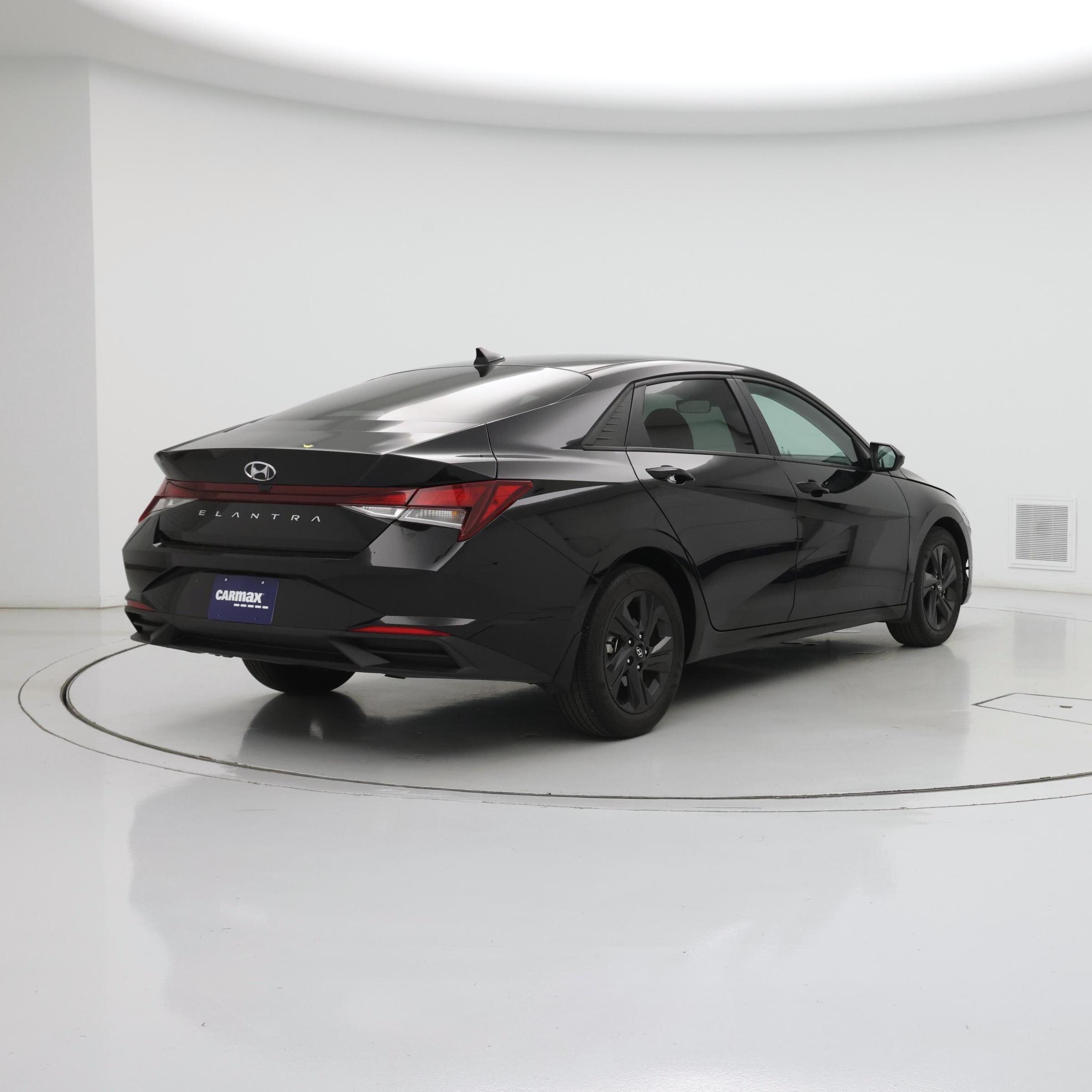 Thumbnail: 2023 Hyundai Elantra - 8