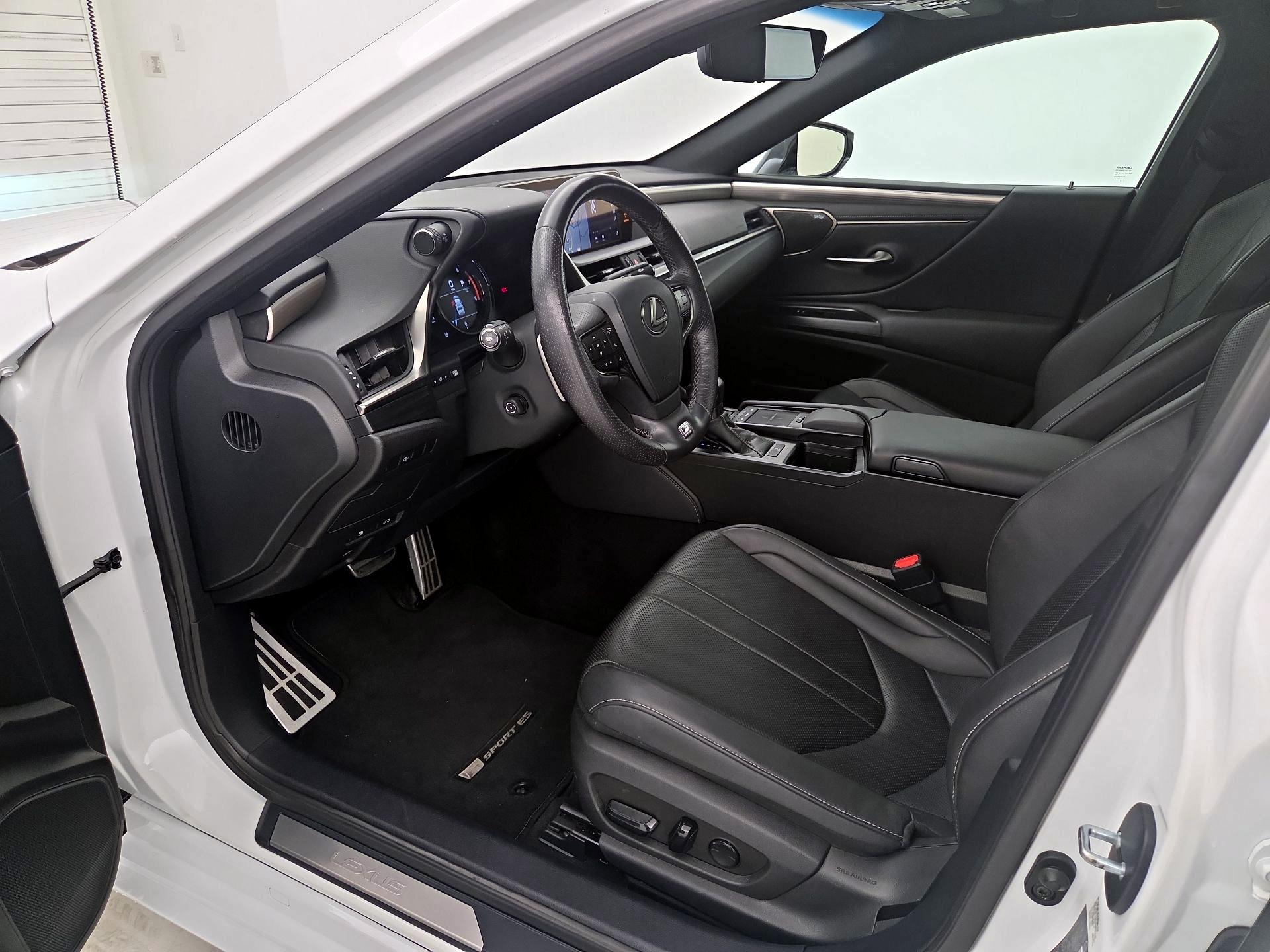 Thumbnail: 2020 Lexus ES - 11