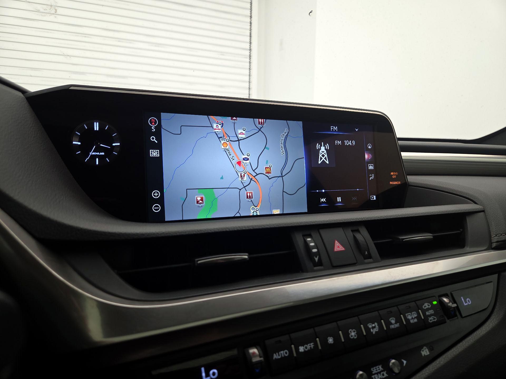 Thumbnail: 2020 Lexus ES - 14