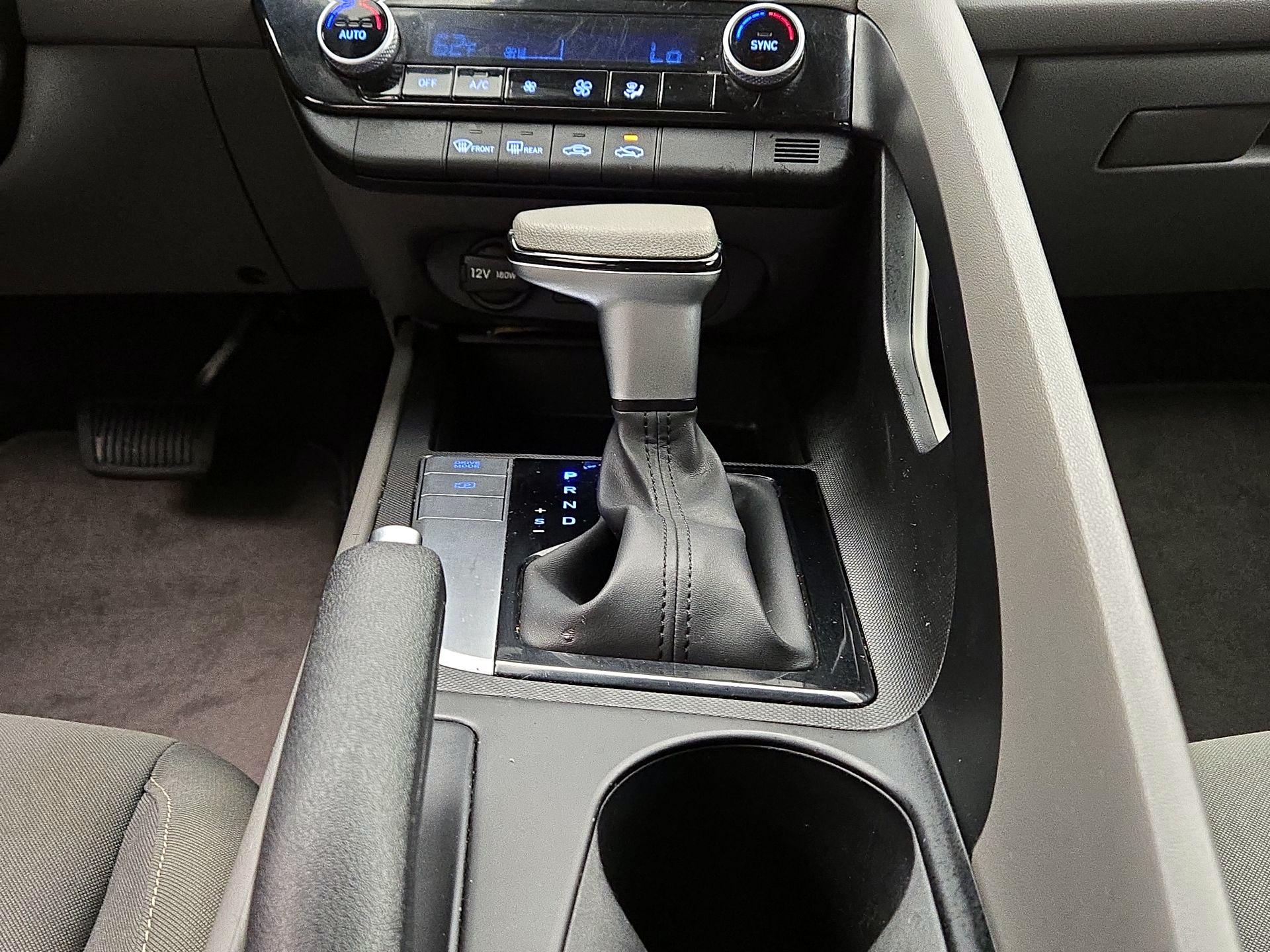 Thumbnail: 2024 Hyundai Elantra - 18