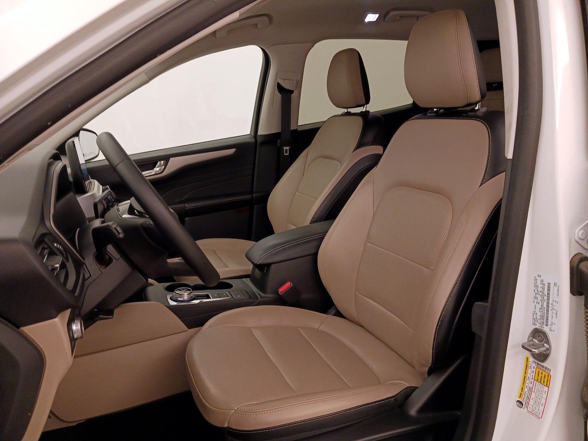 Thumbnail: 2021 Ford Escape - 11