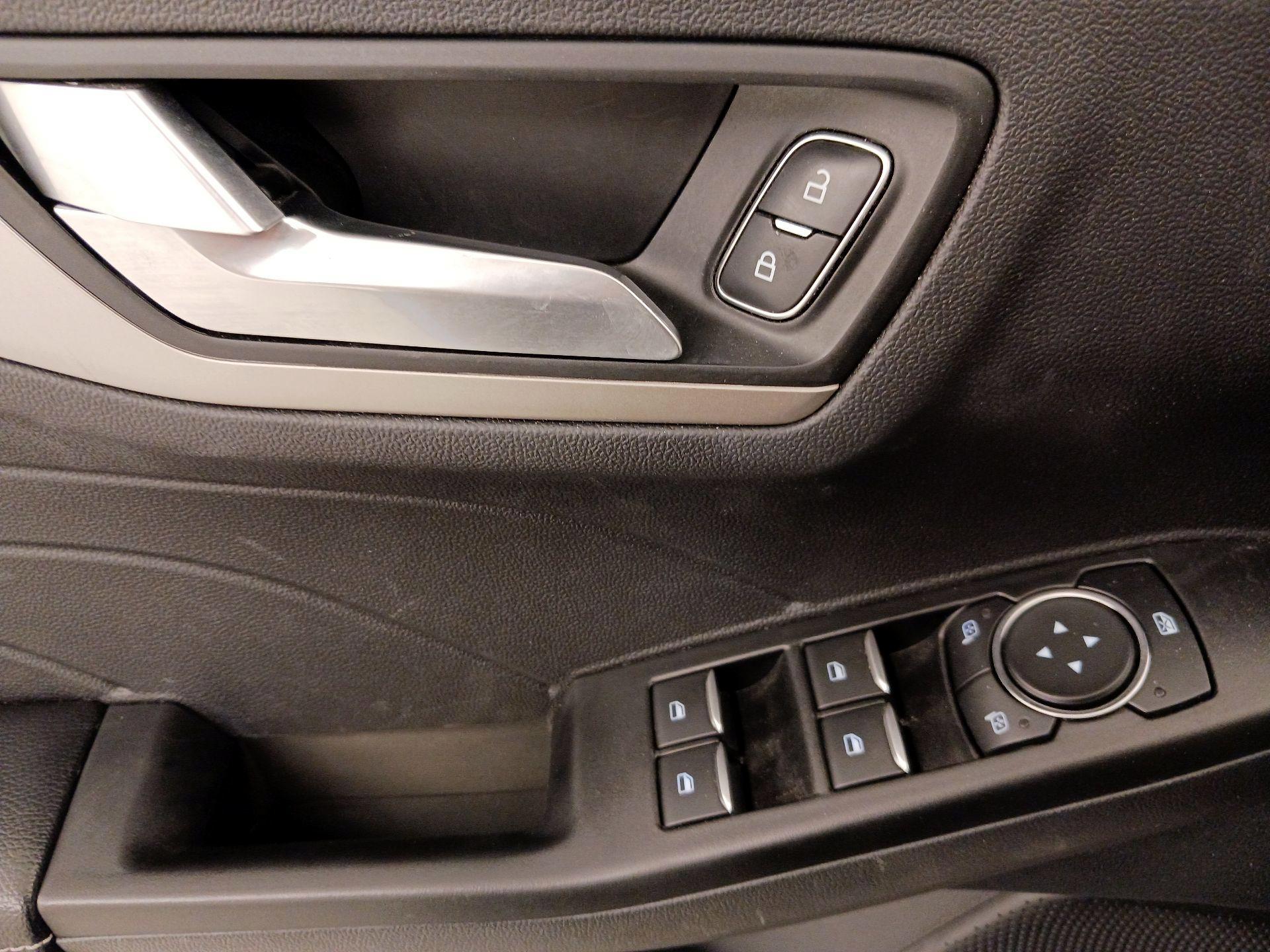 Thumbnail: 2021 Ford Escape - 12