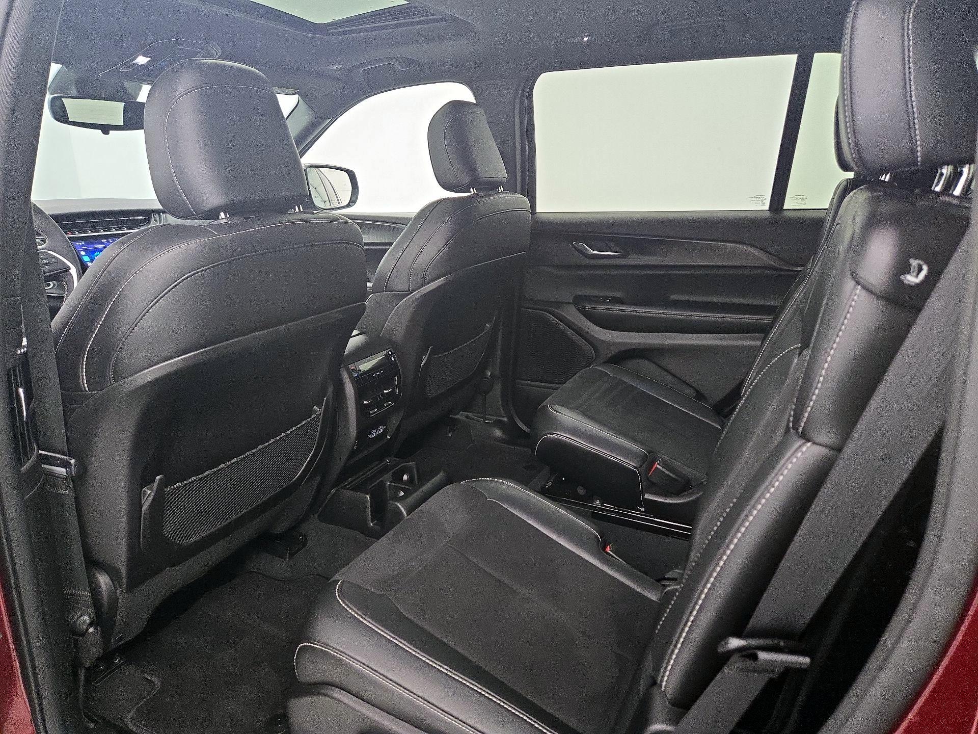 Thumbnail: 2023 Jeep Grand Cherokee L - 20