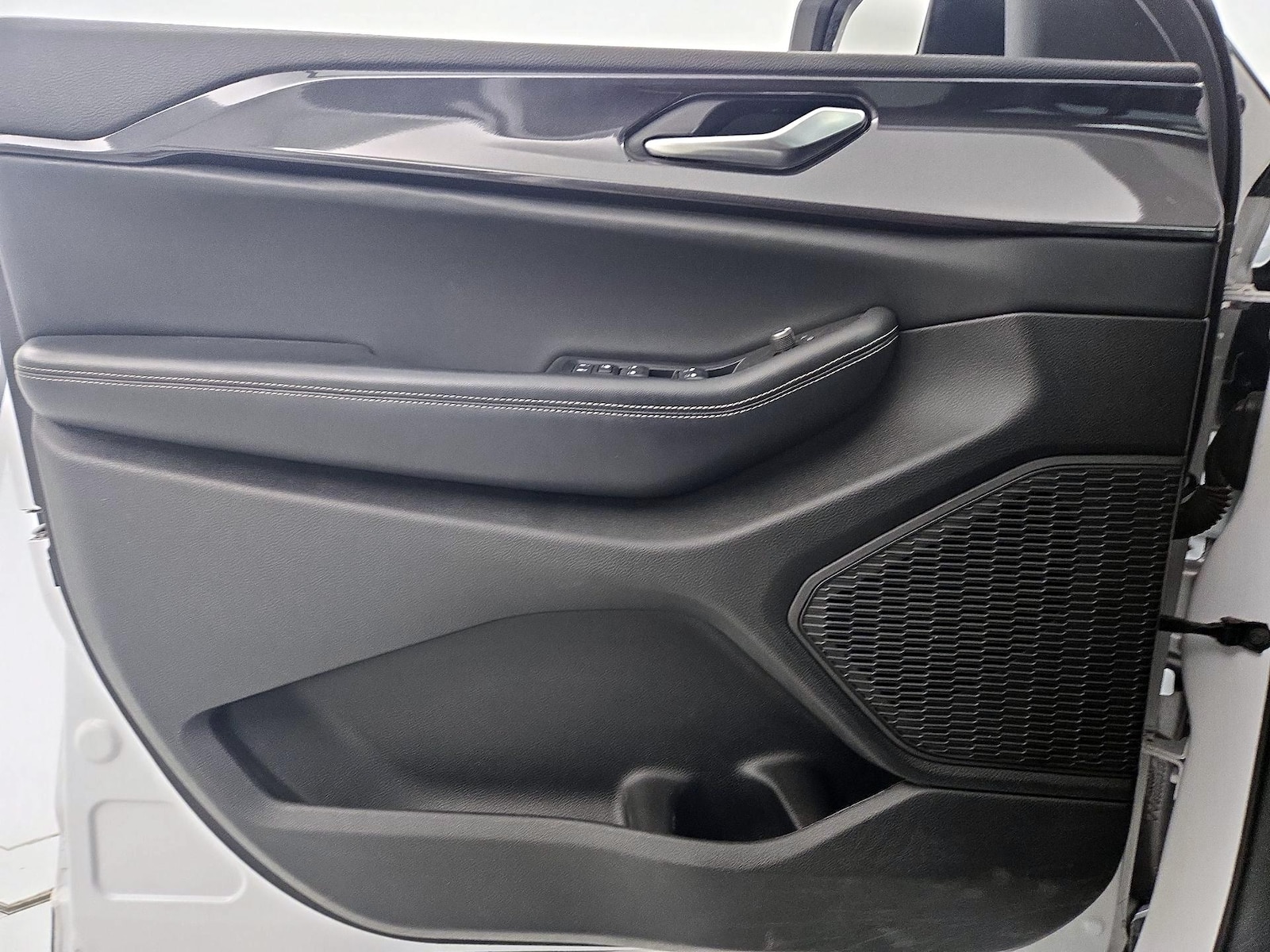 2023 Jeep Grand Cherokee Laredo - Photo 13