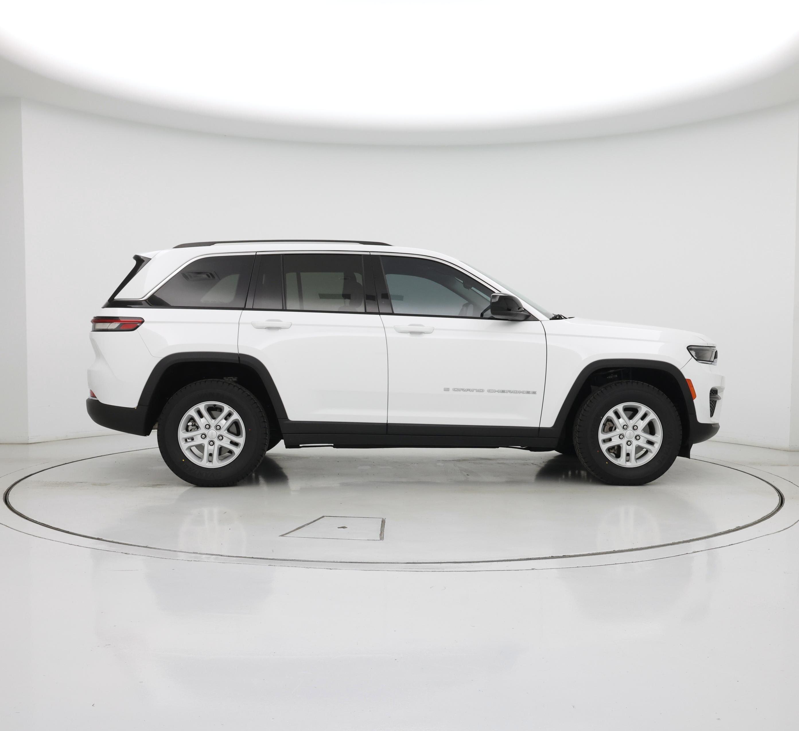 Thumbnail: 2023 Jeep Grand Cherokee - 7