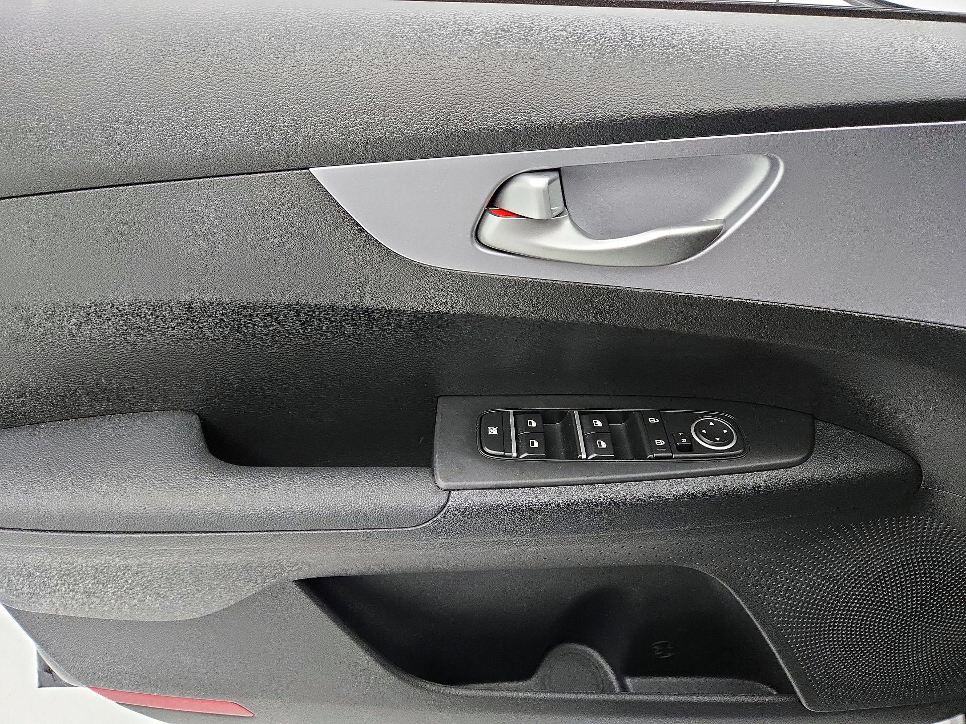 Thumbnail: 2024 Kia Forte - 12