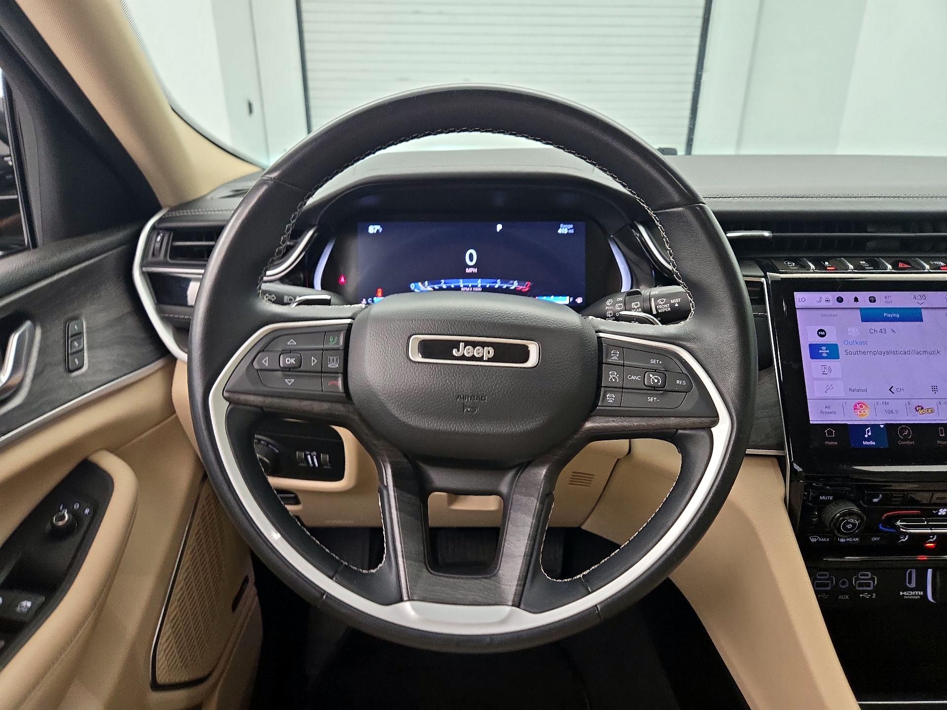Thumbnail: 2022 Jeep Grand Cherokee - 10