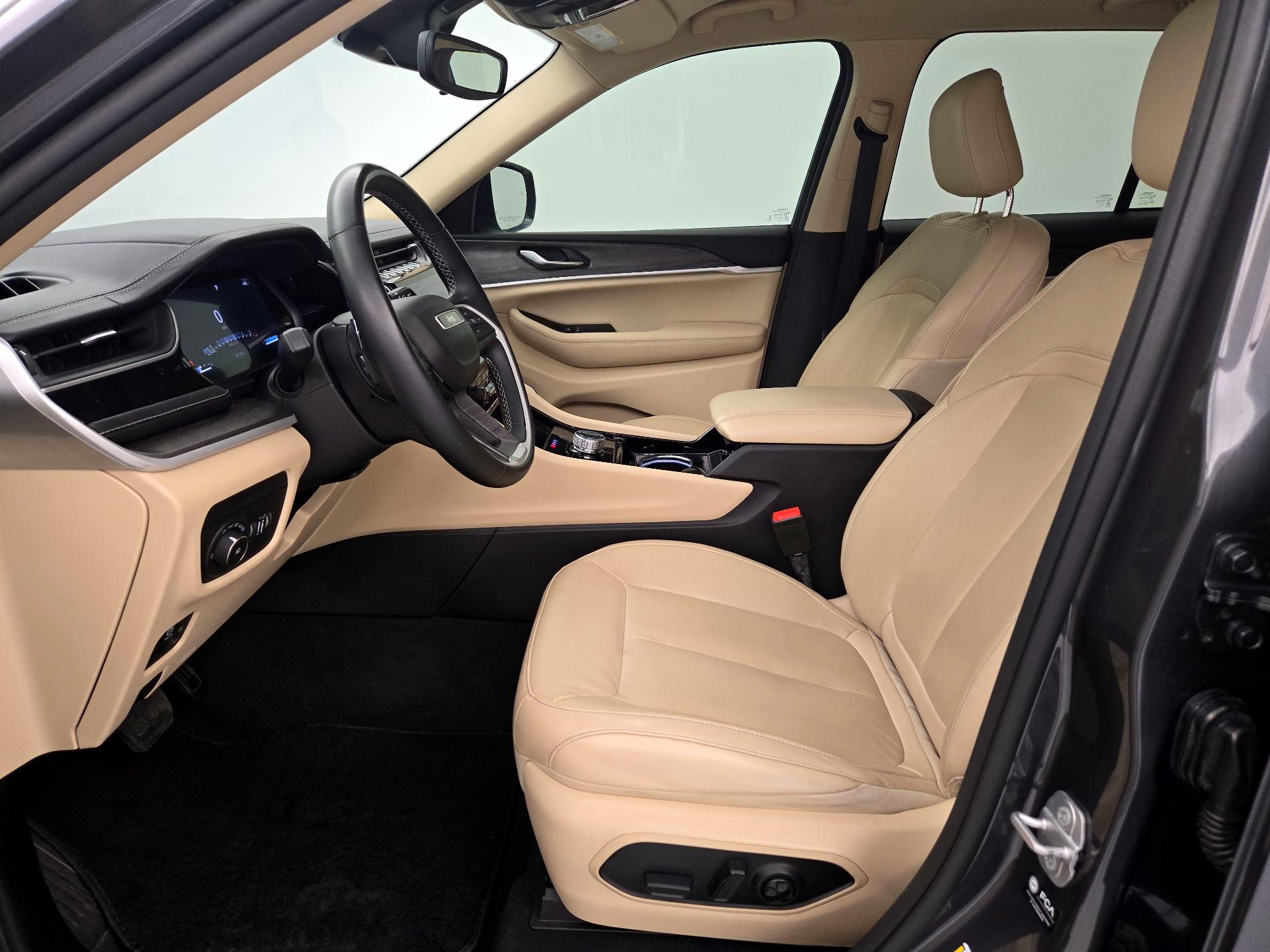 Thumbnail: 2022 Jeep Grand Cherokee - 11