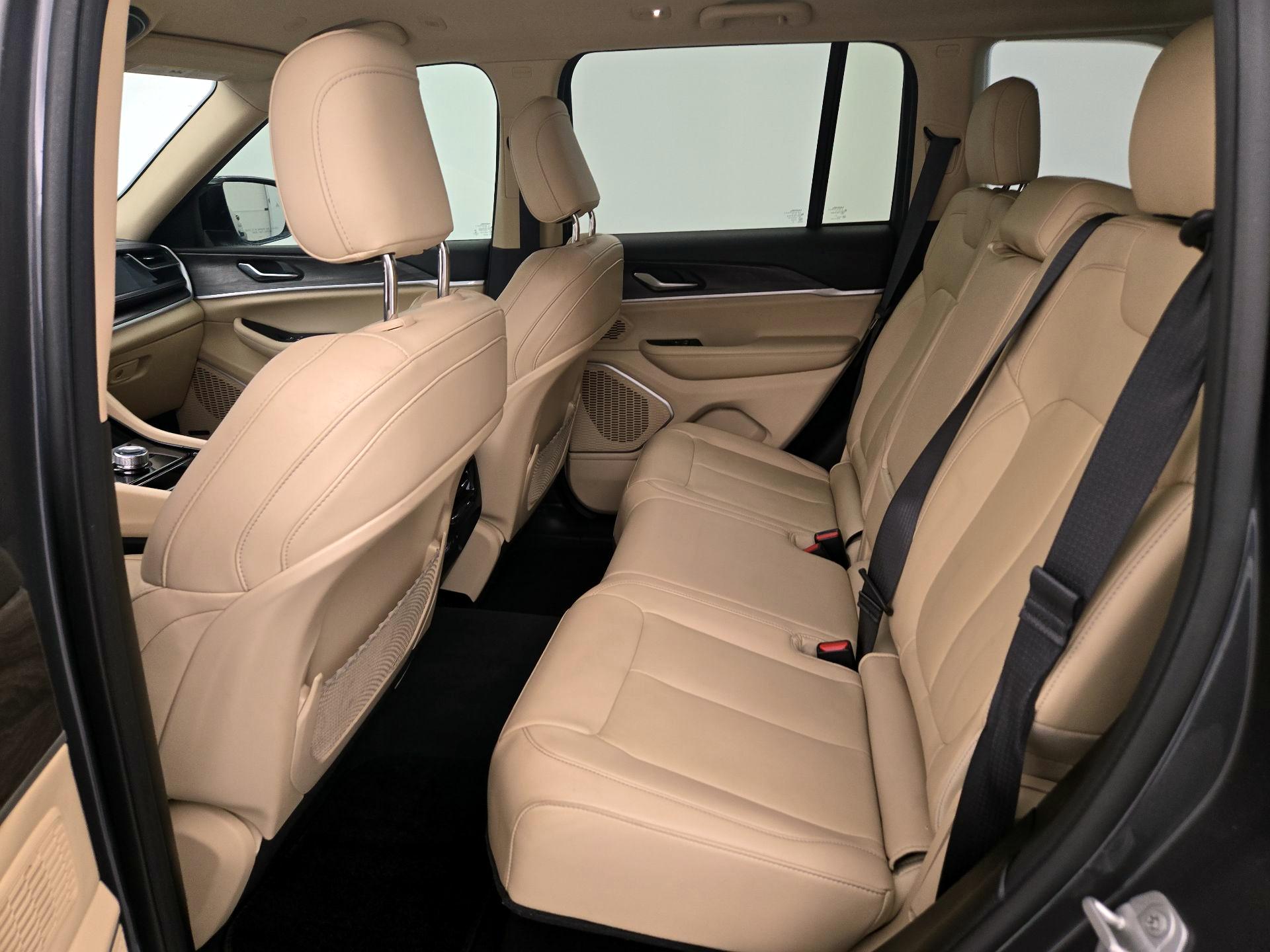 Thumbnail: 2022 Jeep Grand Cherokee - 20