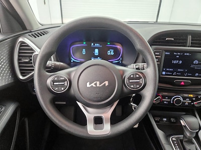 Steering Wheel & Instrument Cluster (On)