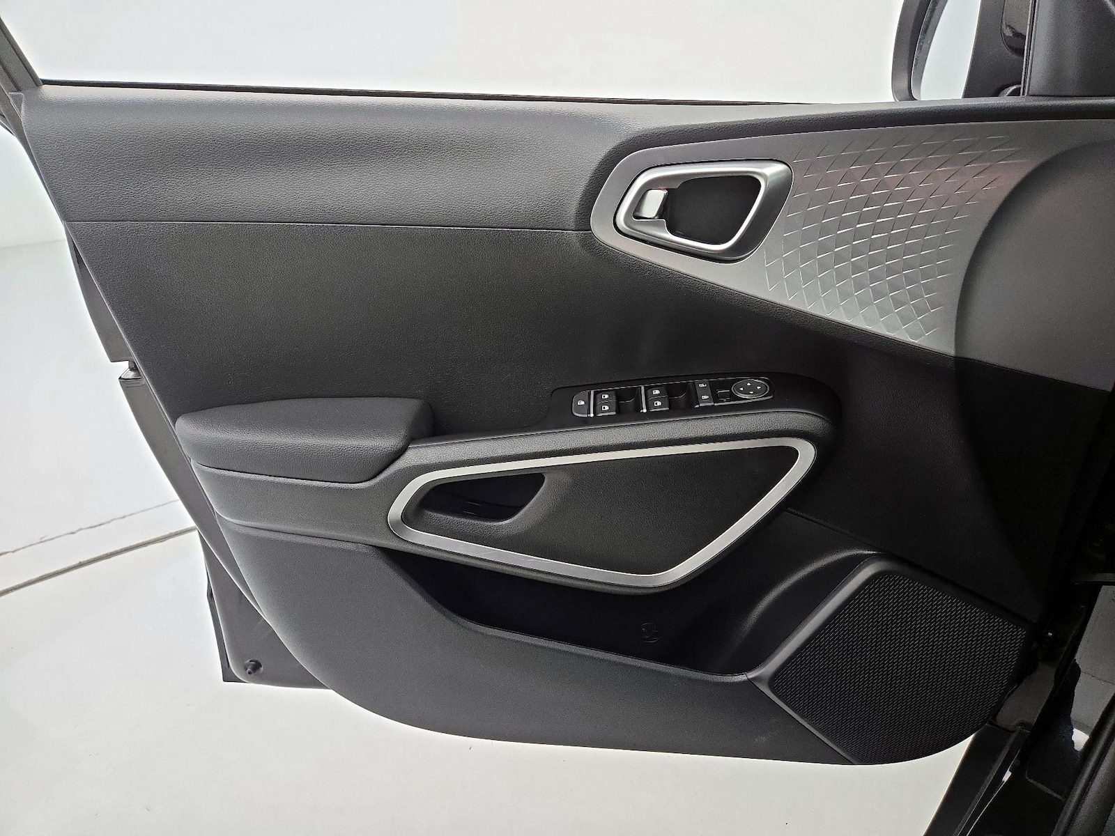 2025 Kia Soul LX - Photo 13