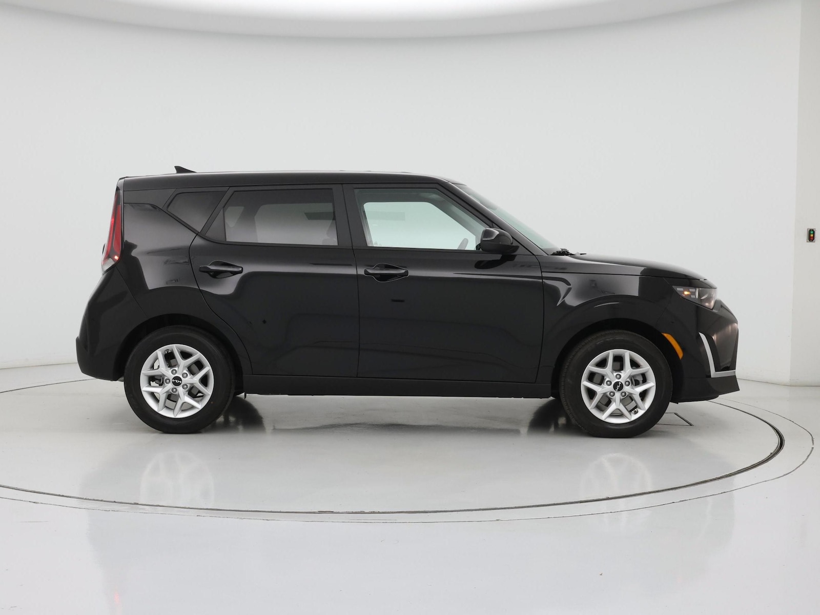 2025 Kia Soul LX - Photo 8