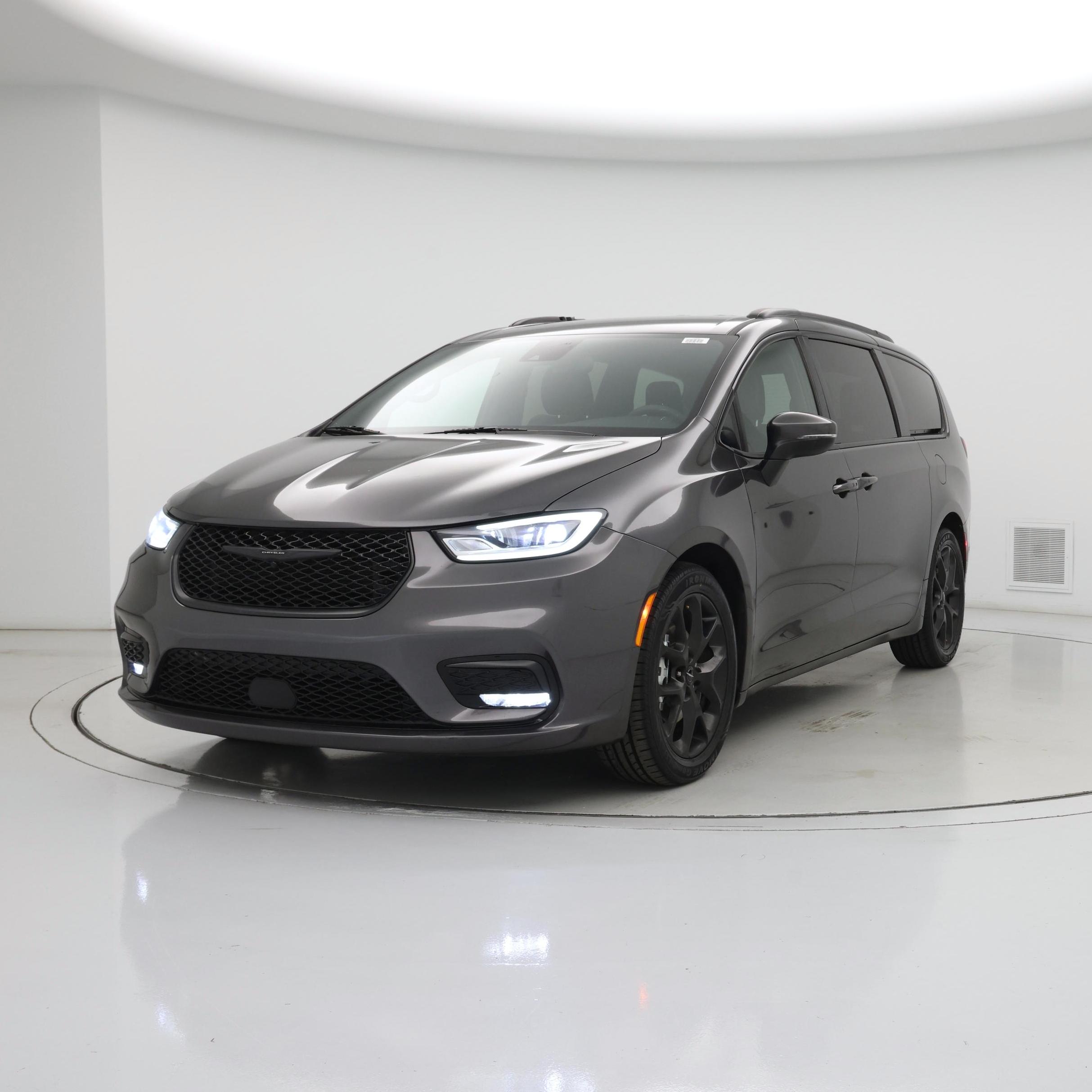 Thumbnail: 2023 Chrysler Pacifica - 4