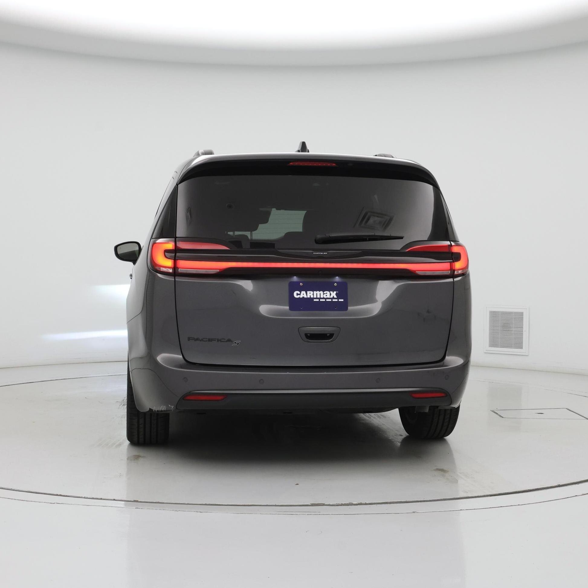 Thumbnail: 2023 Chrysler Pacifica - 6