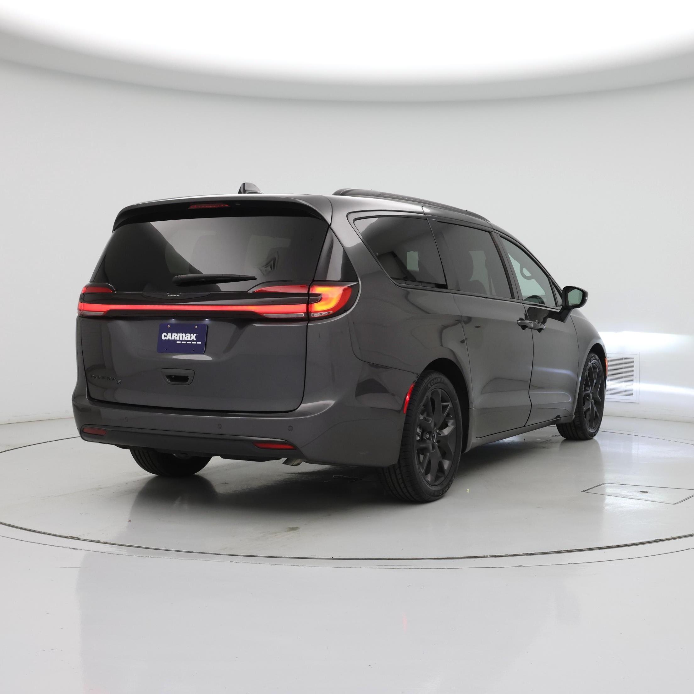 Thumbnail: 2023 Chrysler Pacifica - 8