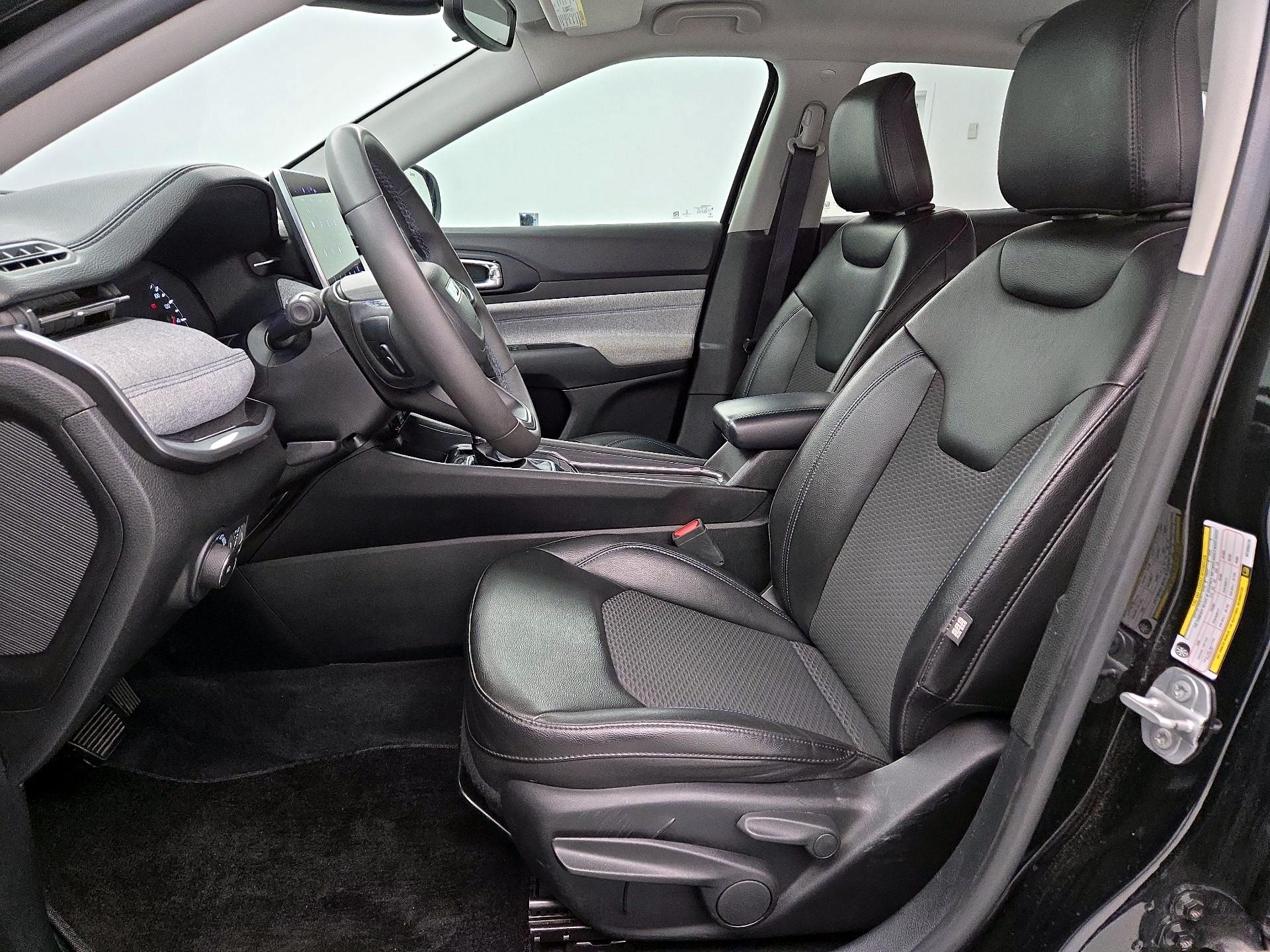 Thumbnail: 2022 Jeep Compass - 11