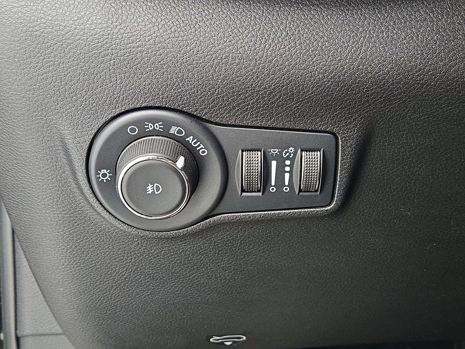 Thumbnail: 2022 Jeep Compass - 13