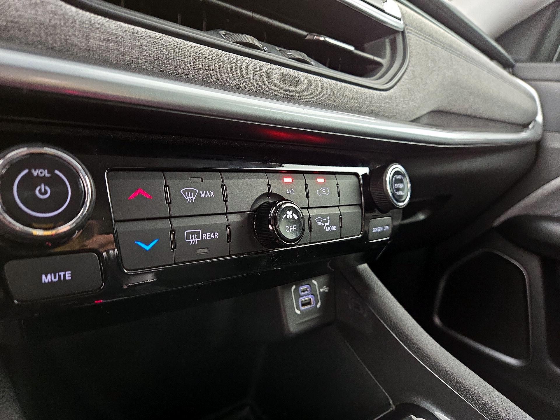 Thumbnail: 2022 Jeep Compass - 16