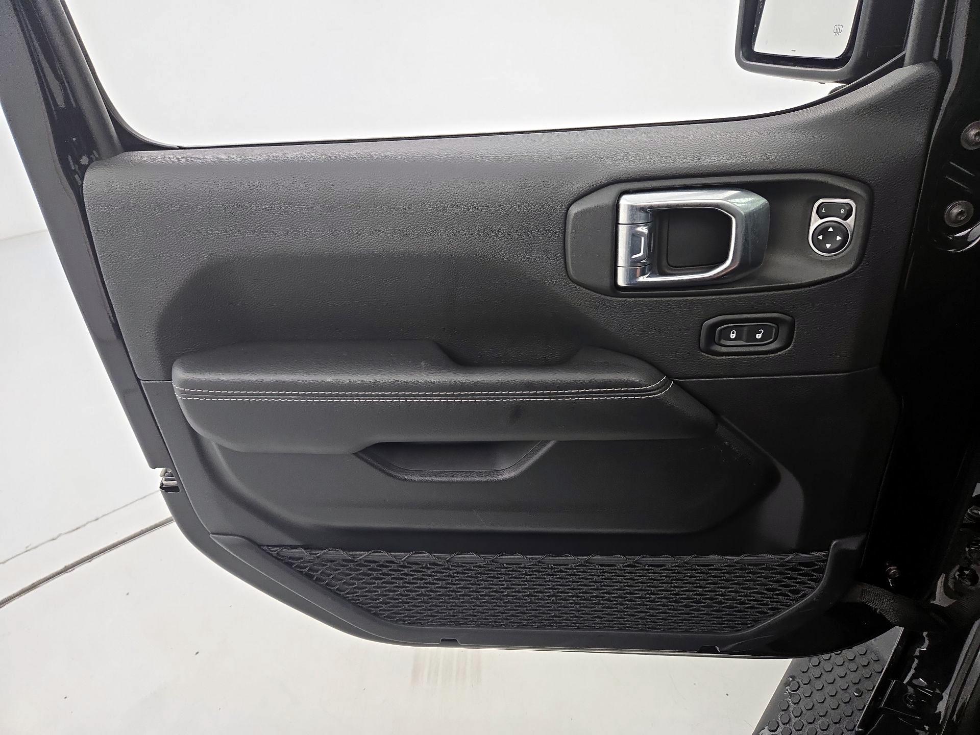 Thumbnail: 2021 Jeep Wrangler - 12