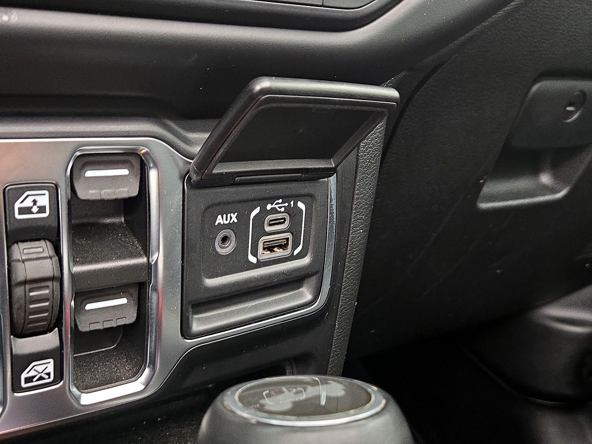 Thumbnail: 2021 Jeep Wrangler - 19