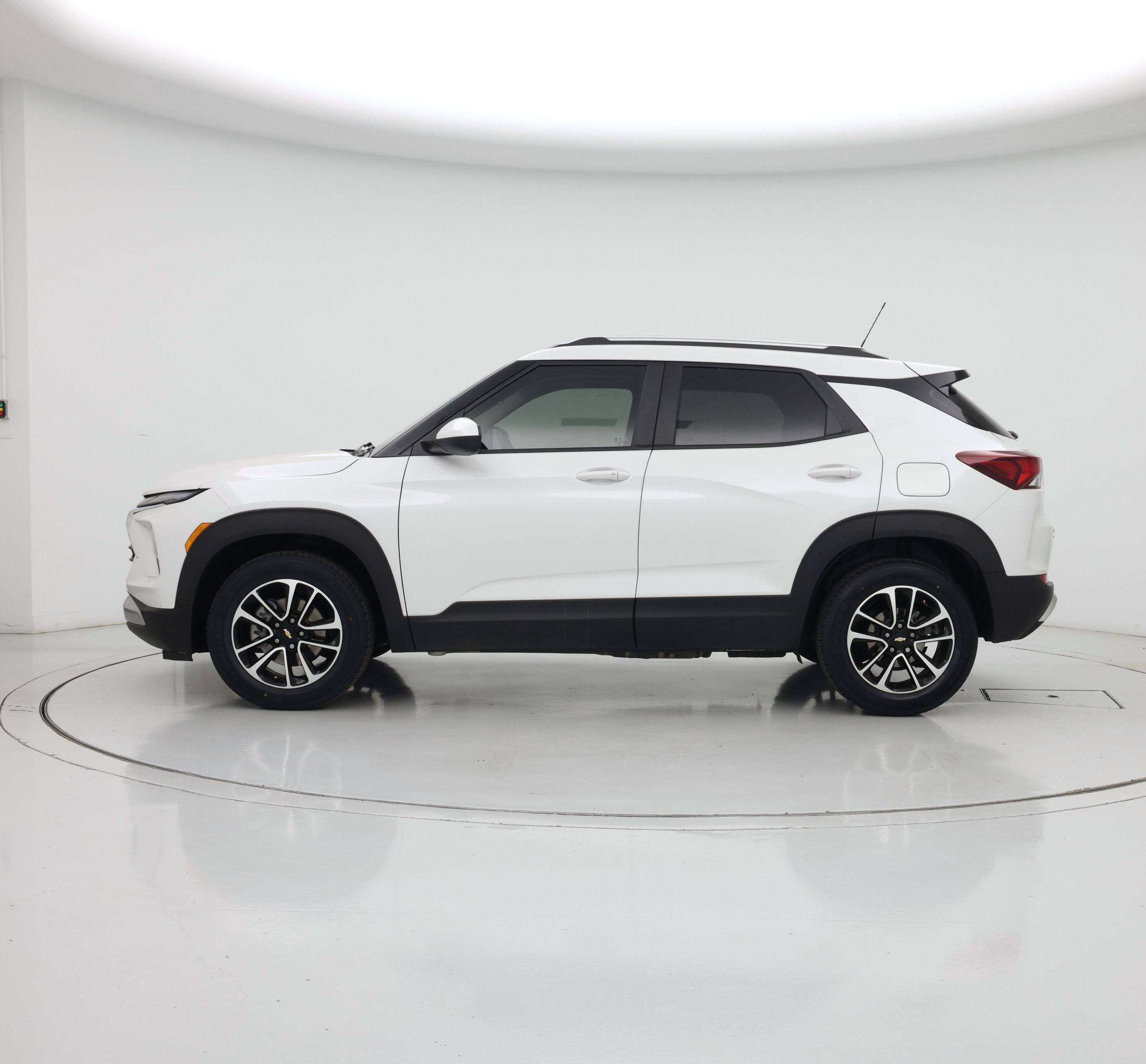Thumbnail: 2024 Chevrolet TrailBlazer - 3