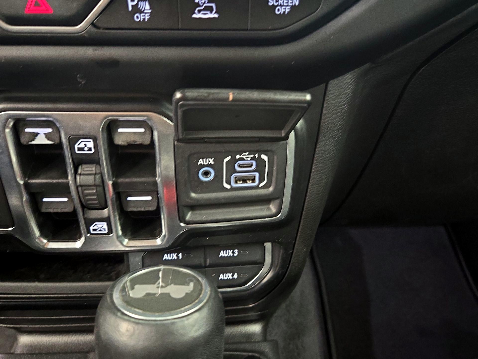 Thumbnail: 2021 Jeep Wrangler - 17