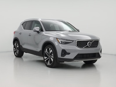 2025 Volvo XC40 B5 Ultra Bright Theme