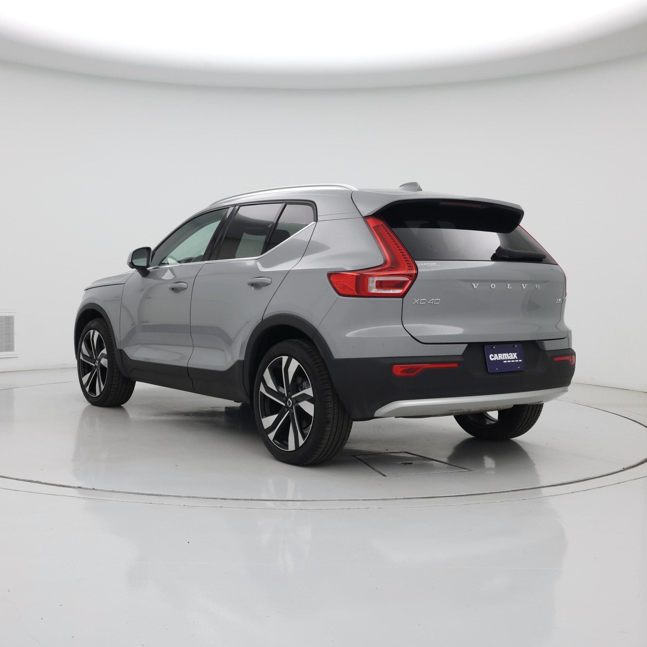 Thumbnail: 2025 Volvo XC40 - 2