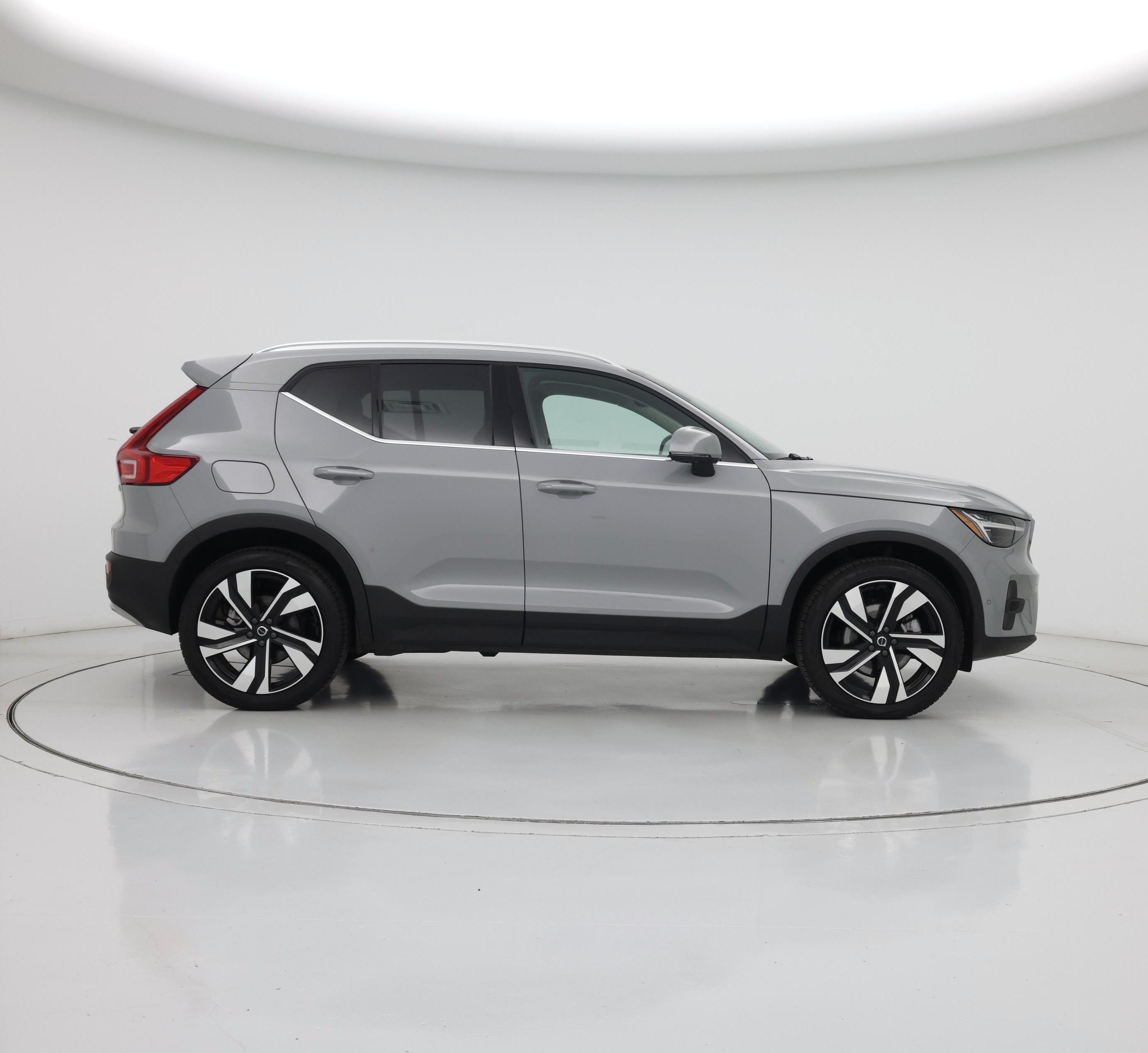 Thumbnail: 2025 Volvo XC40 - 7