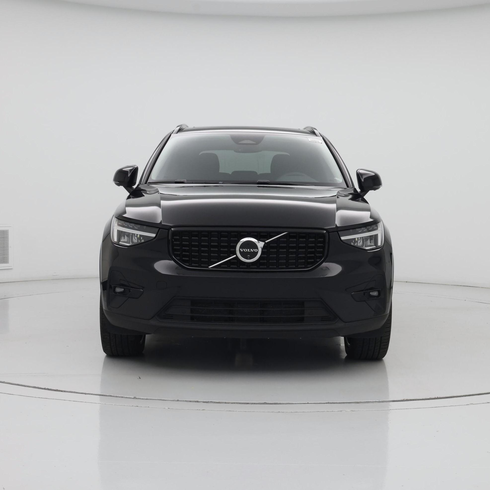 Thumbnail: 2025 Volvo XC40 - 5