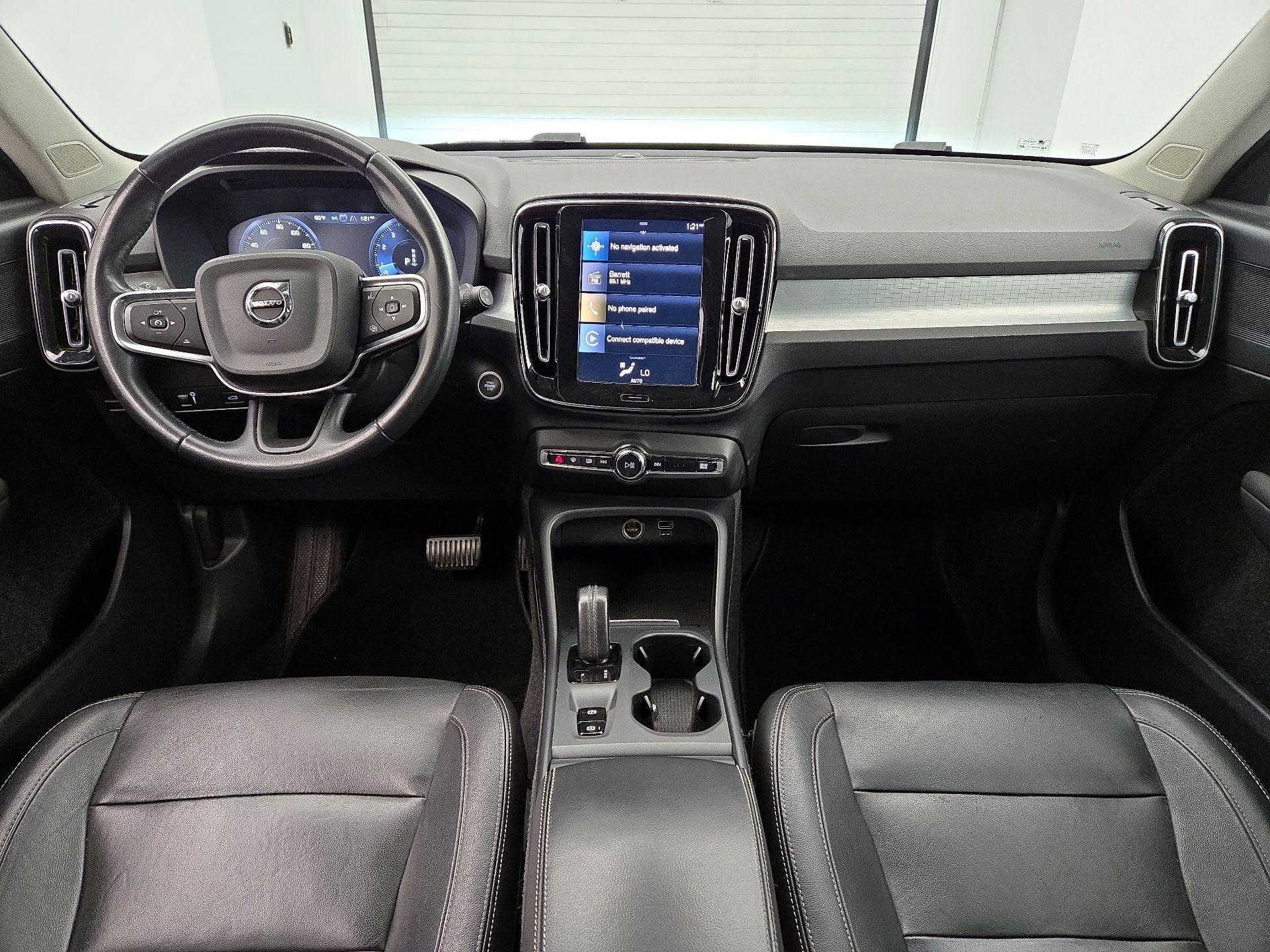 Thumbnail: 2021 Volvo XC40 - 9
