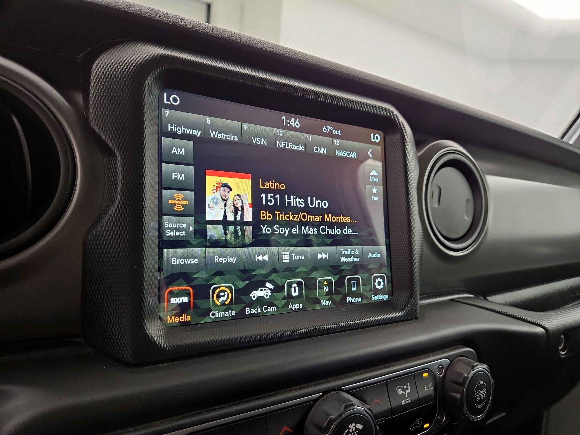 Thumbnail: 2022 Jeep Wrangler - 16