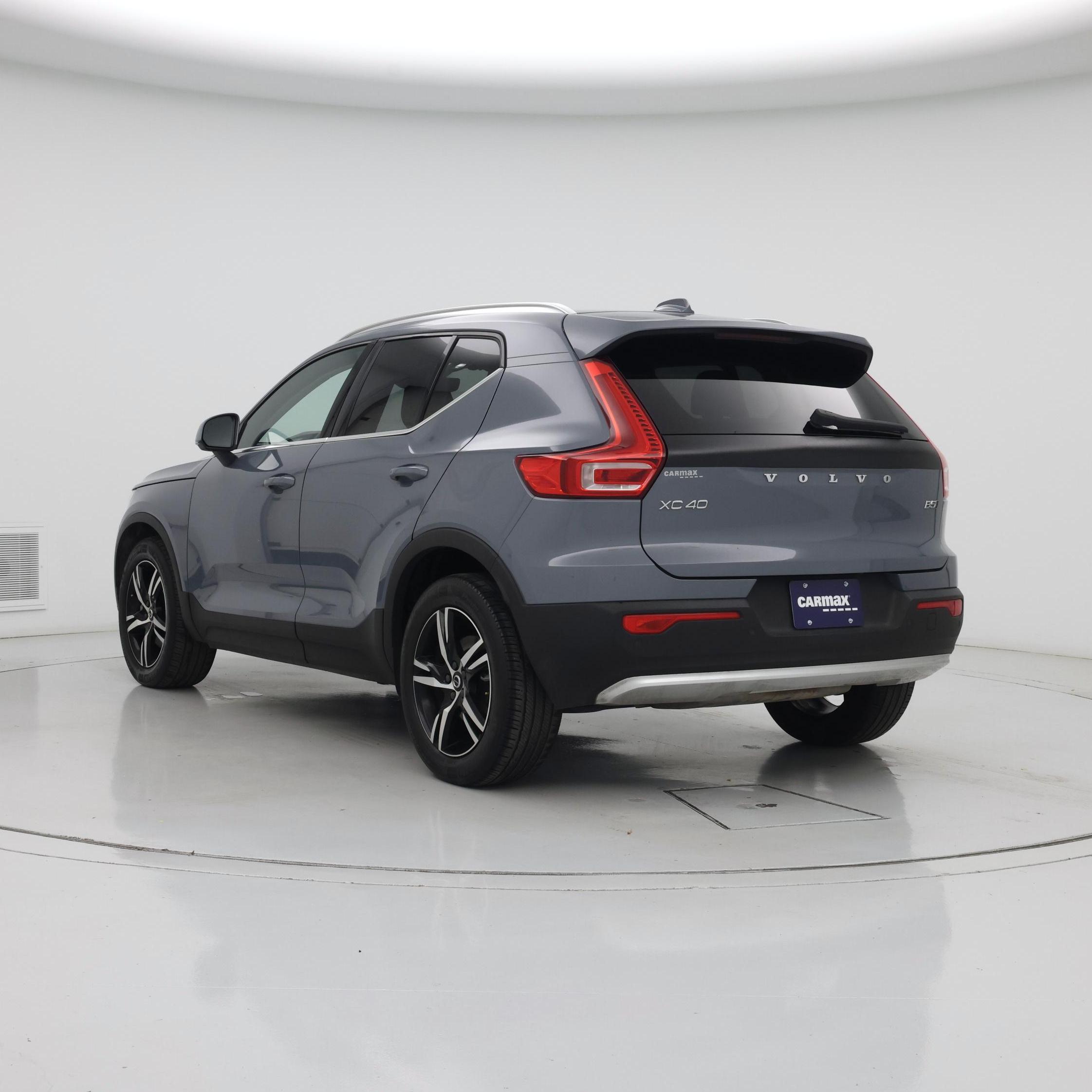 Thumbnail: 2023 Volvo XC40 - 2