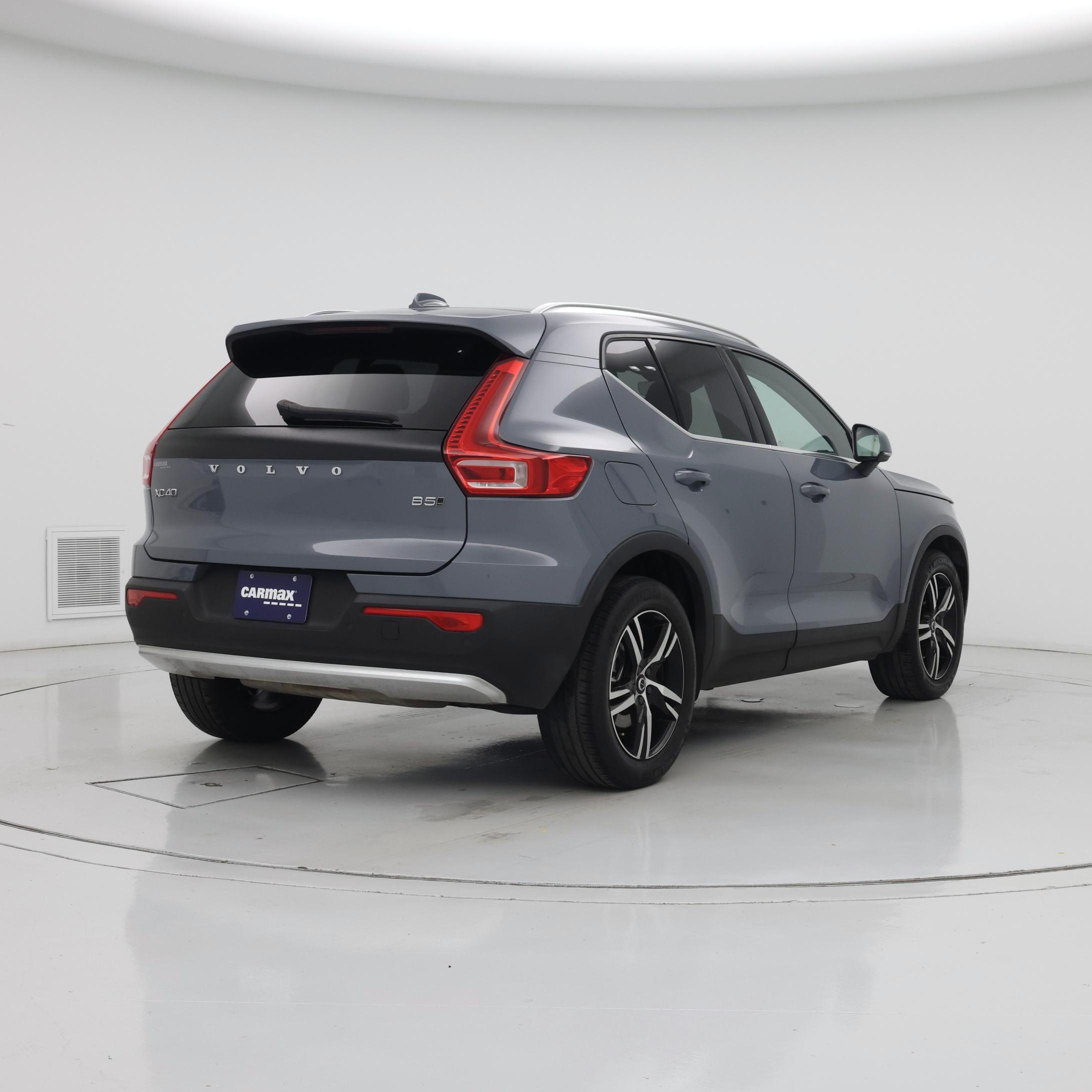 Thumbnail: 2023 Volvo XC40 - 8