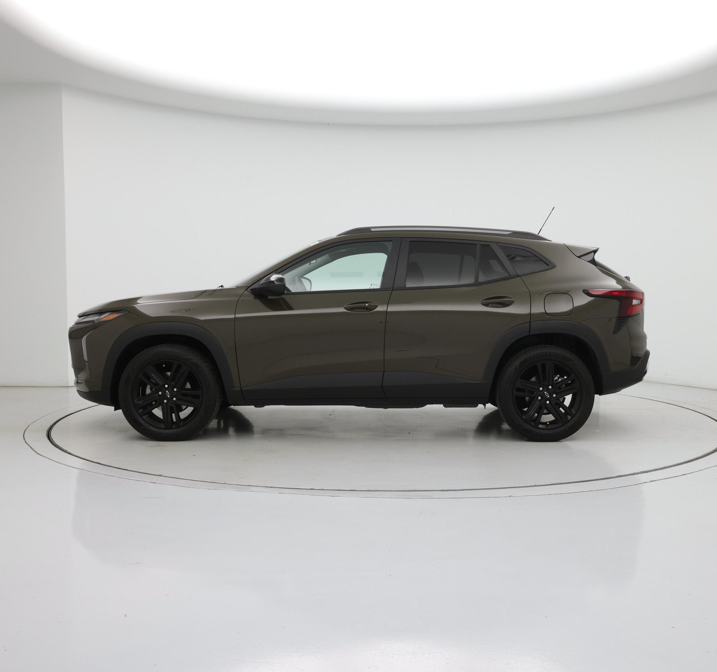 Thumbnail: 2024 Chevrolet Trax - 3