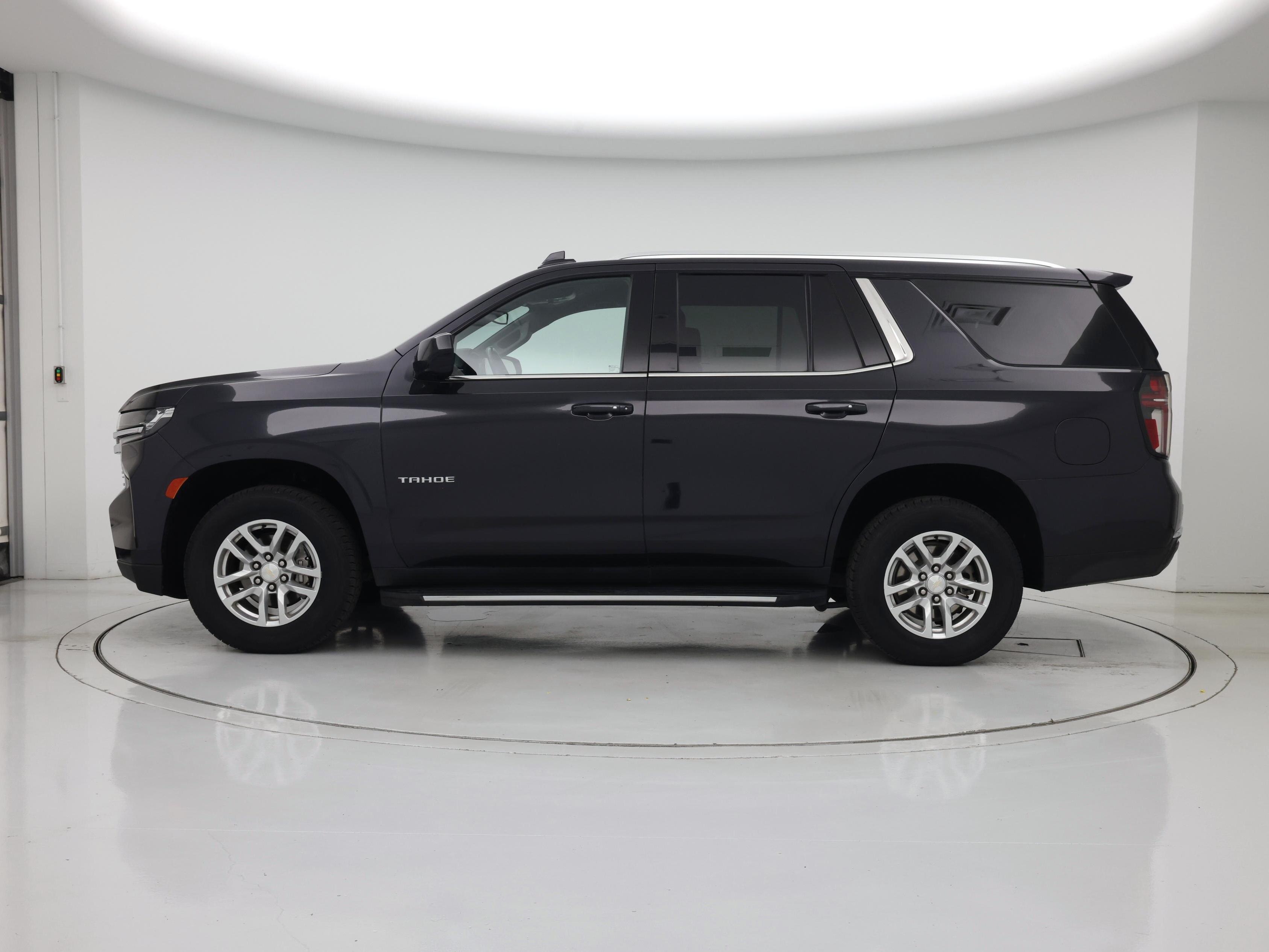 Thumbnail: 2023 Chevrolet Tahoe - 3