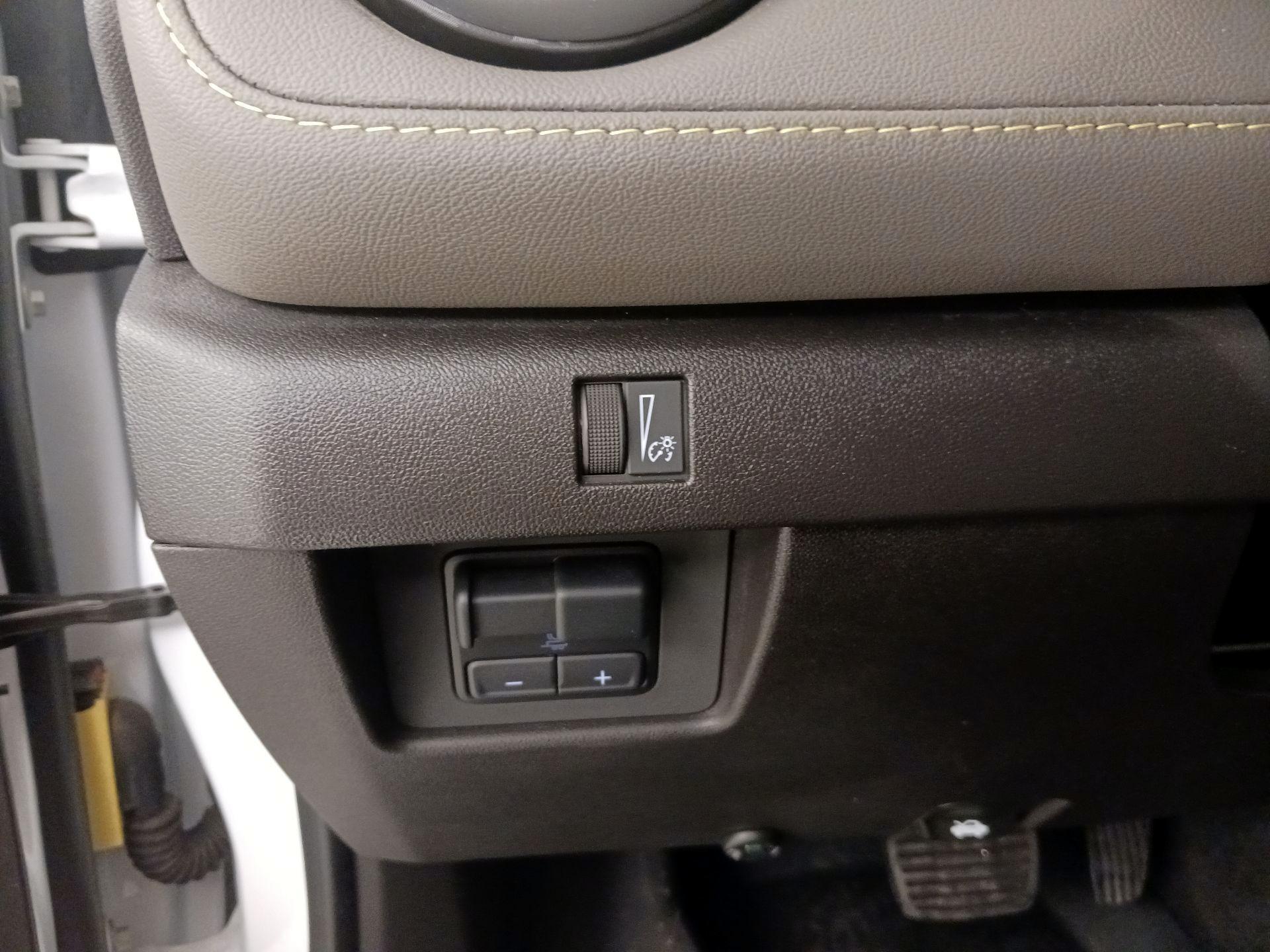 Thumbnail: 2024 Chevrolet Colorado - 13