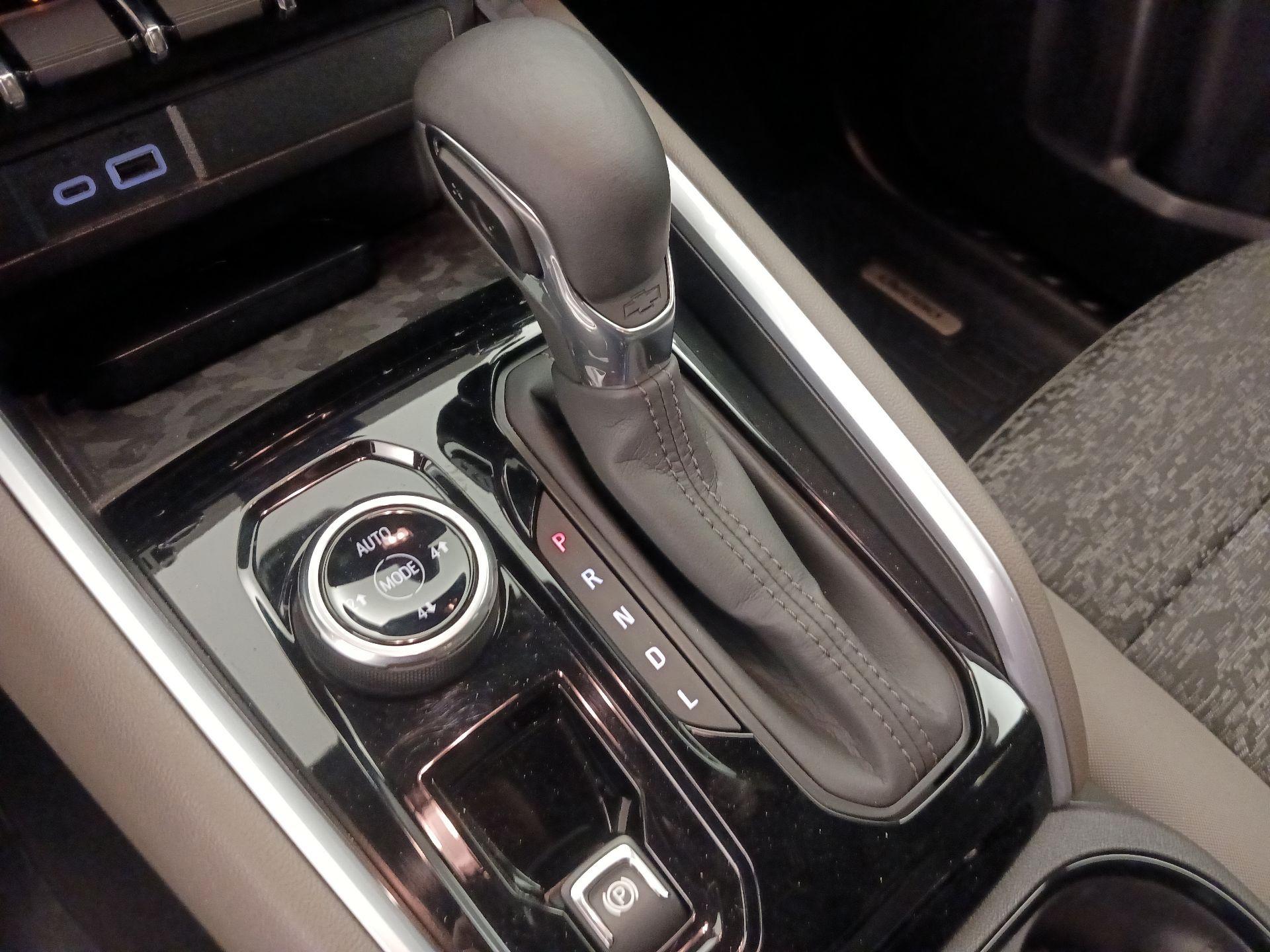 Thumbnail: 2024 Chevrolet Colorado - 17